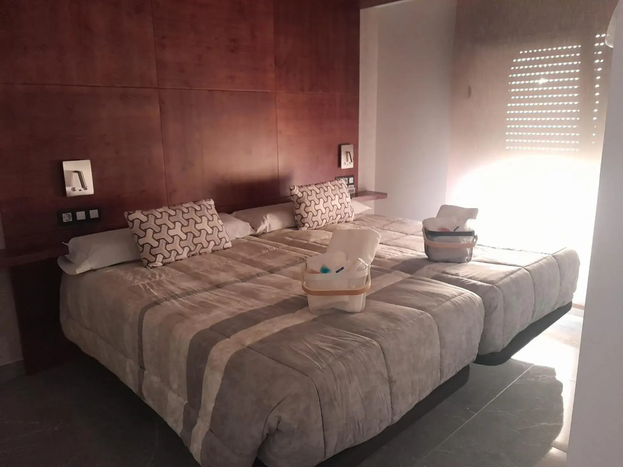 Double Room with Two Double Beds in Hostal Canton Plaza Double Room with Two Double Beds in Hostal Canton Plaza