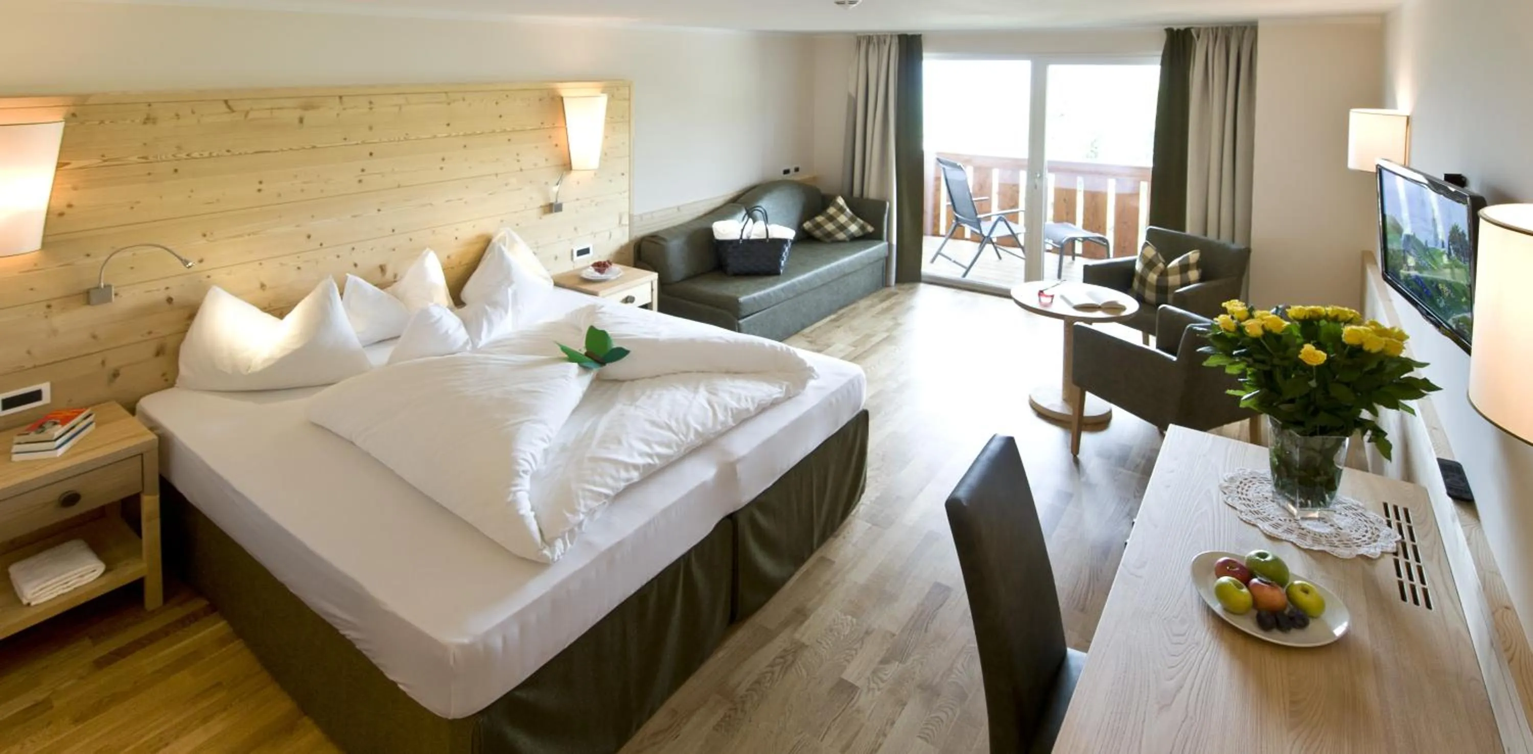 Photo of the whole room, Bed in Schwarzer Adler