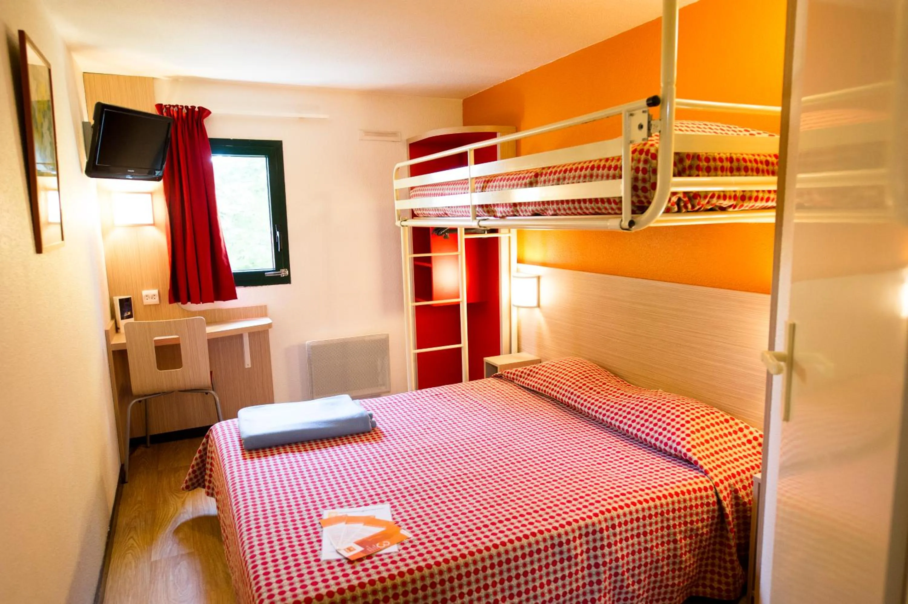 Bed in Premiere Classe Orleans Ouest - La Chapelle St Mesmin