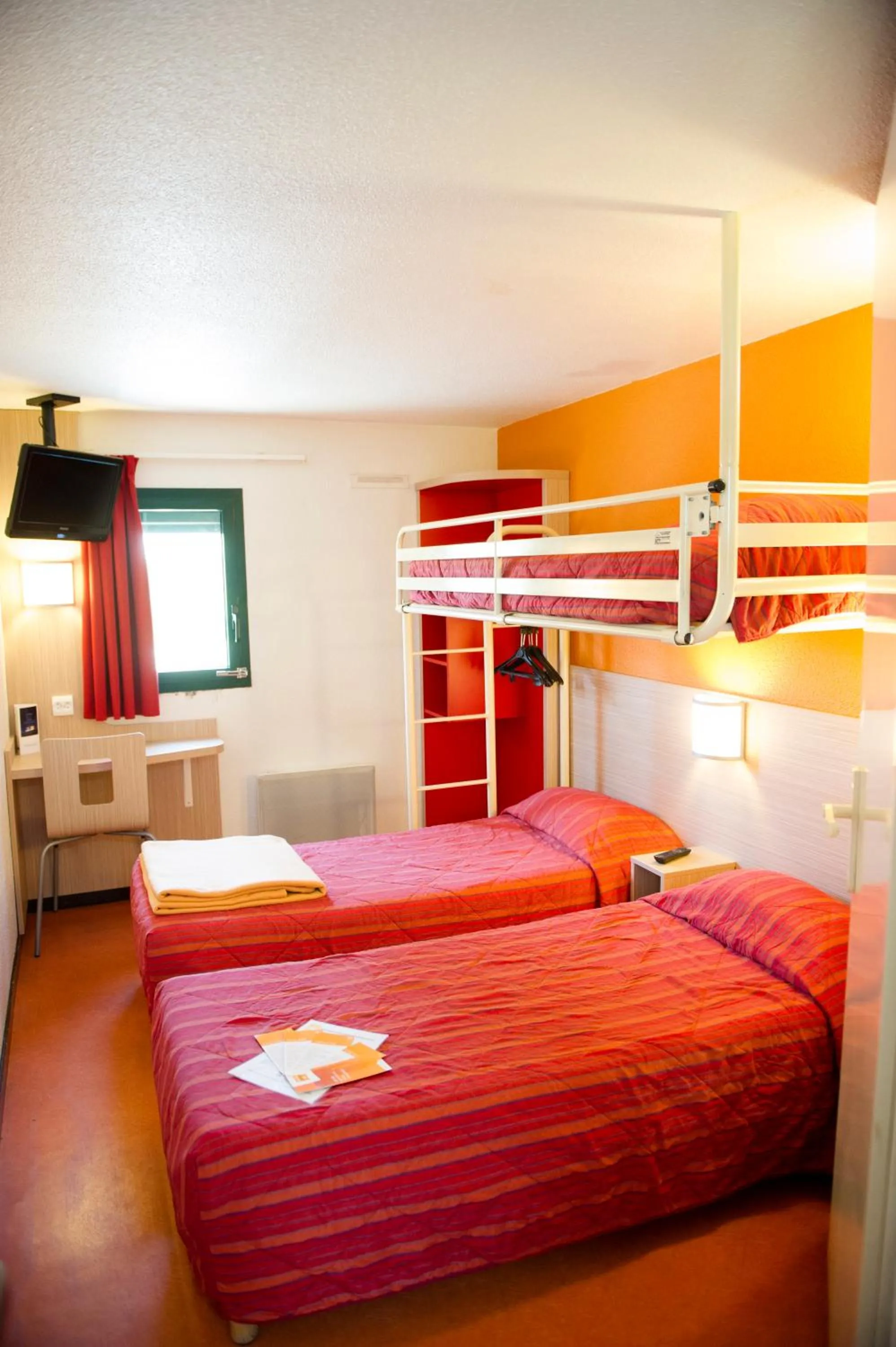 Bed in Premiere Classe Orleans Ouest - La Chapelle St Mesmin