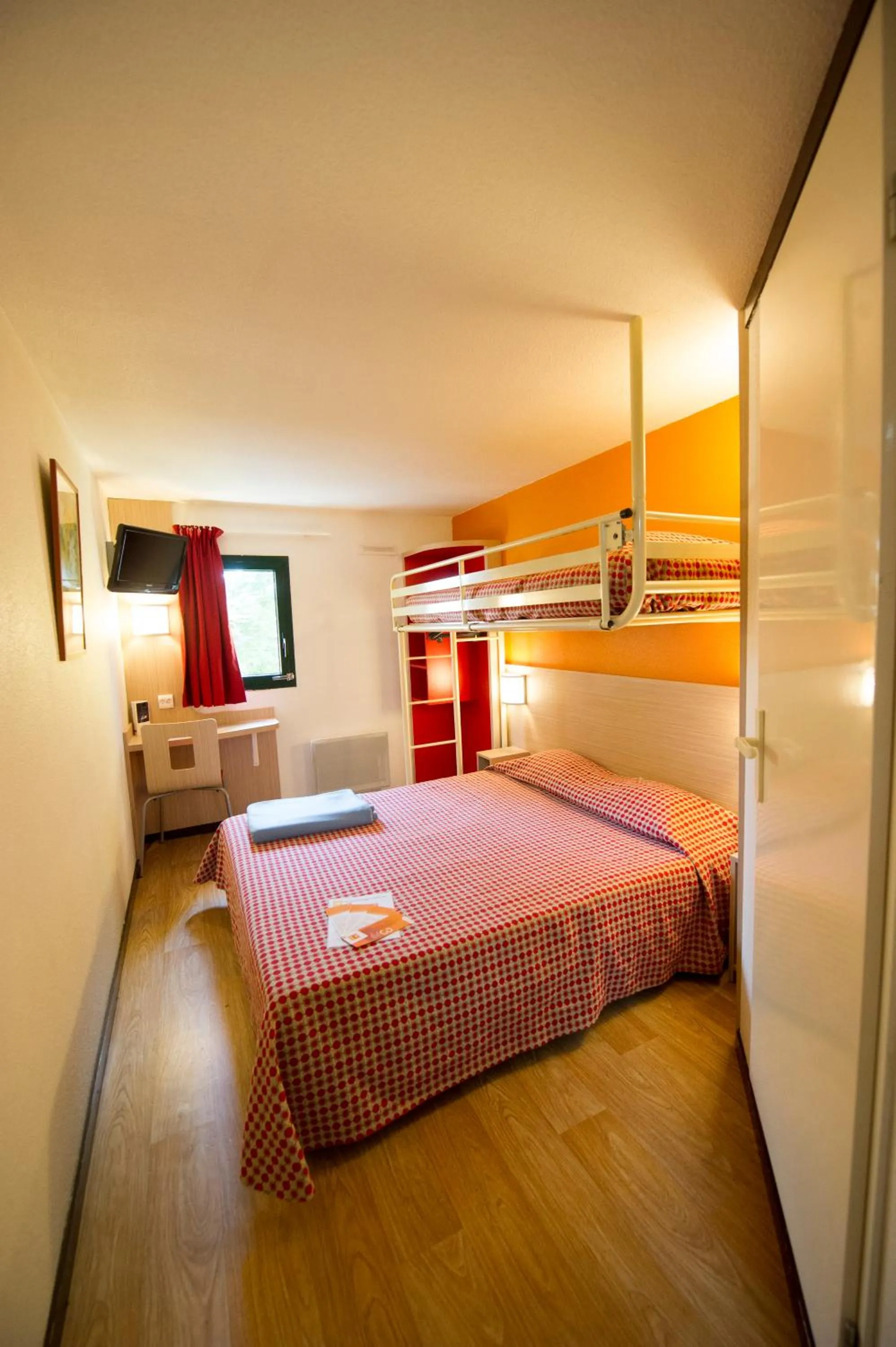 Bed in Premiere Classe Orleans Ouest - La Chapelle St Mesmin