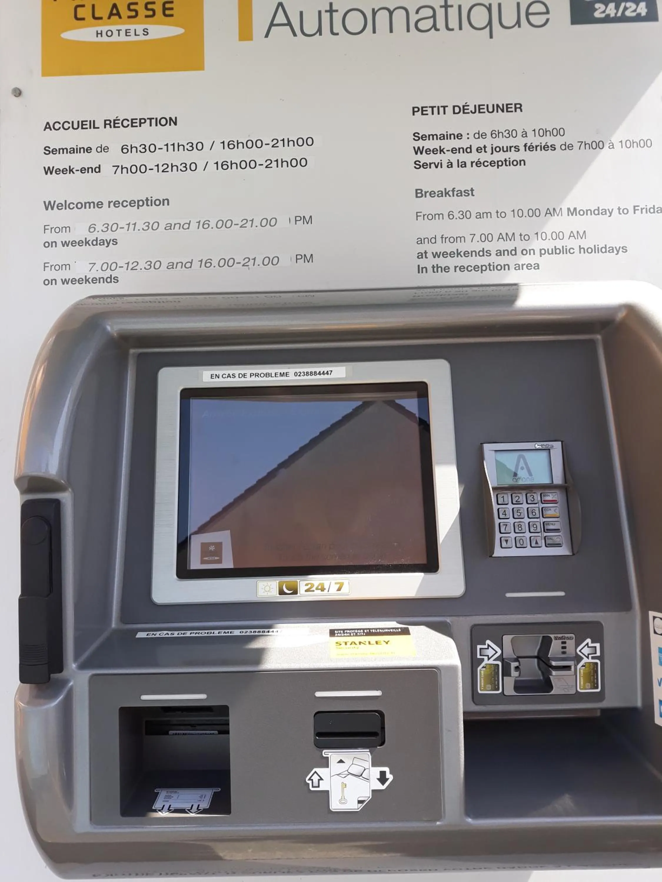 Lobby or reception in Premiere Classe Orleans Ouest - La Chapelle St Mesmin