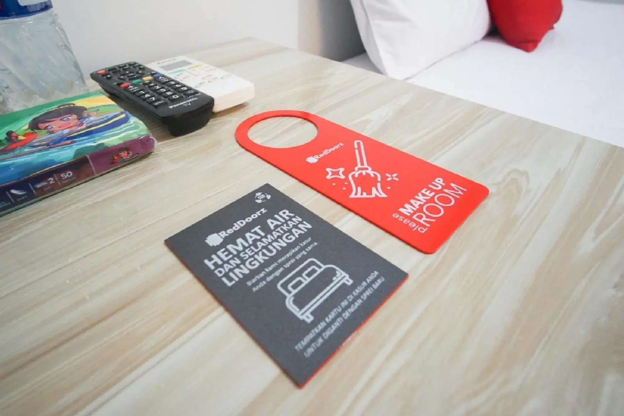 Bedroom in RedDoorz near Mal Abepura Bedroom in RedDoorz near Mal Abepura