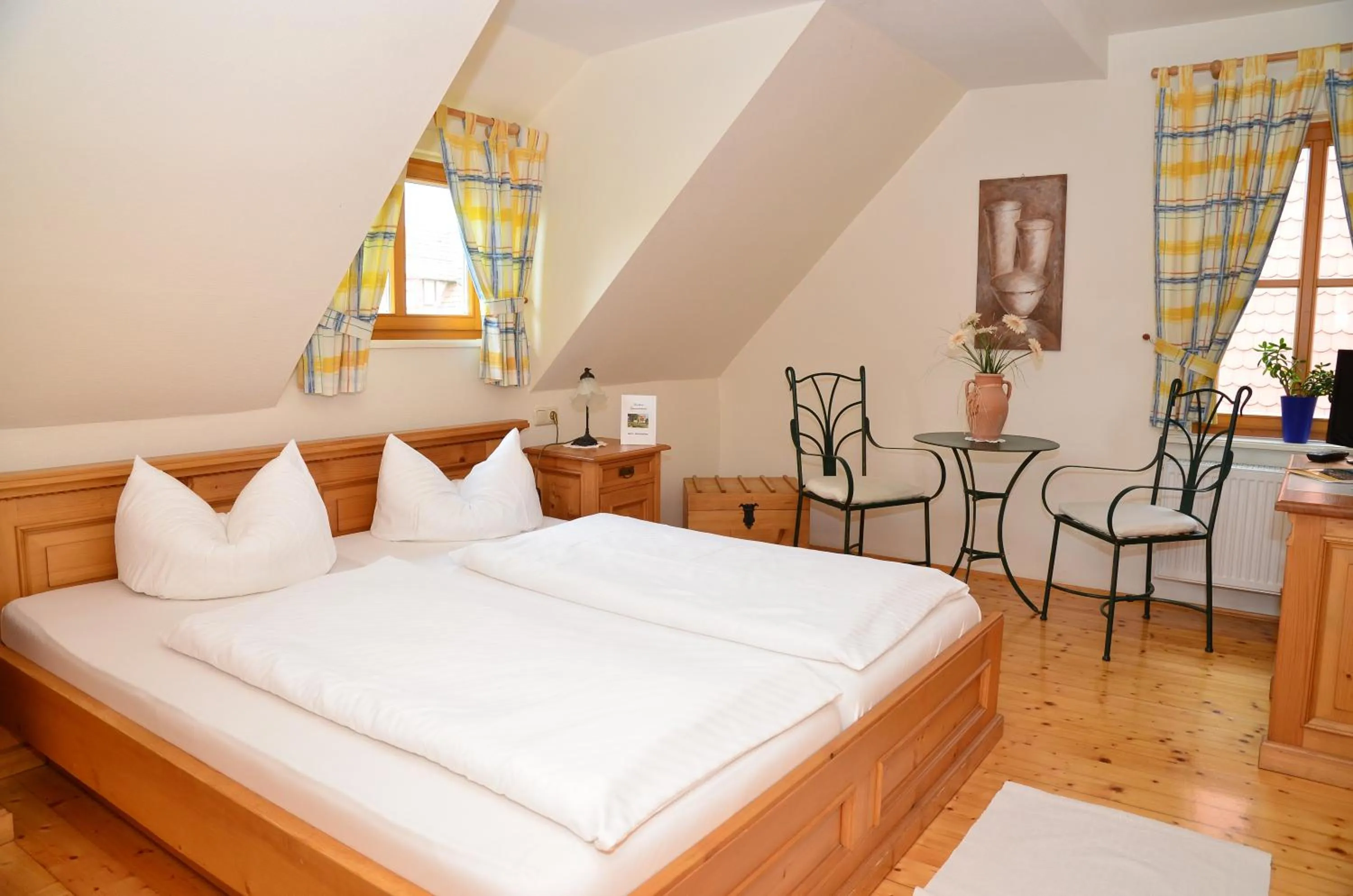 Bedroom, Bed in Landhotel Gemeindeschänke