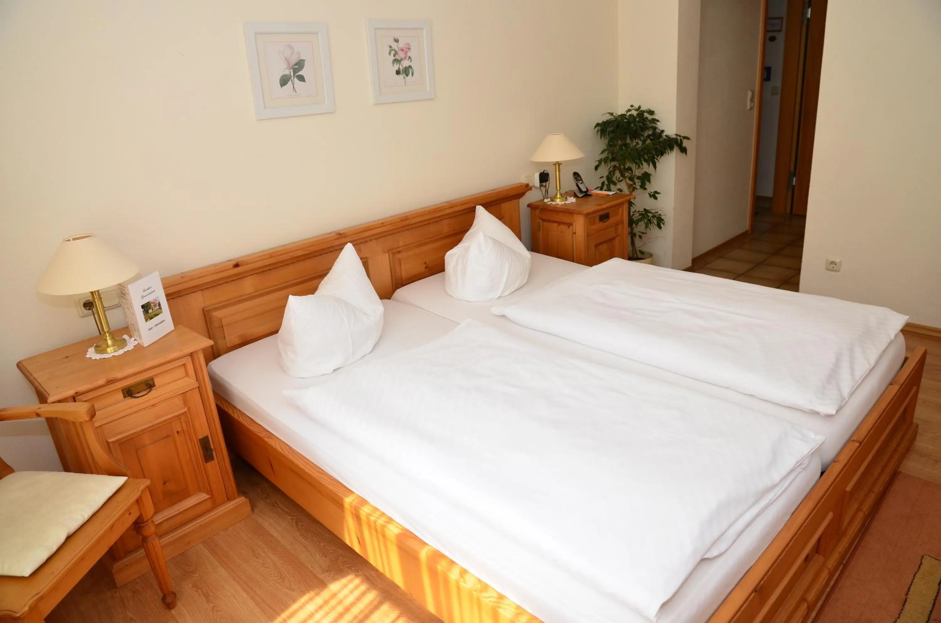 Photo of the whole room, Bed in Landhotel Gemeindeschänke