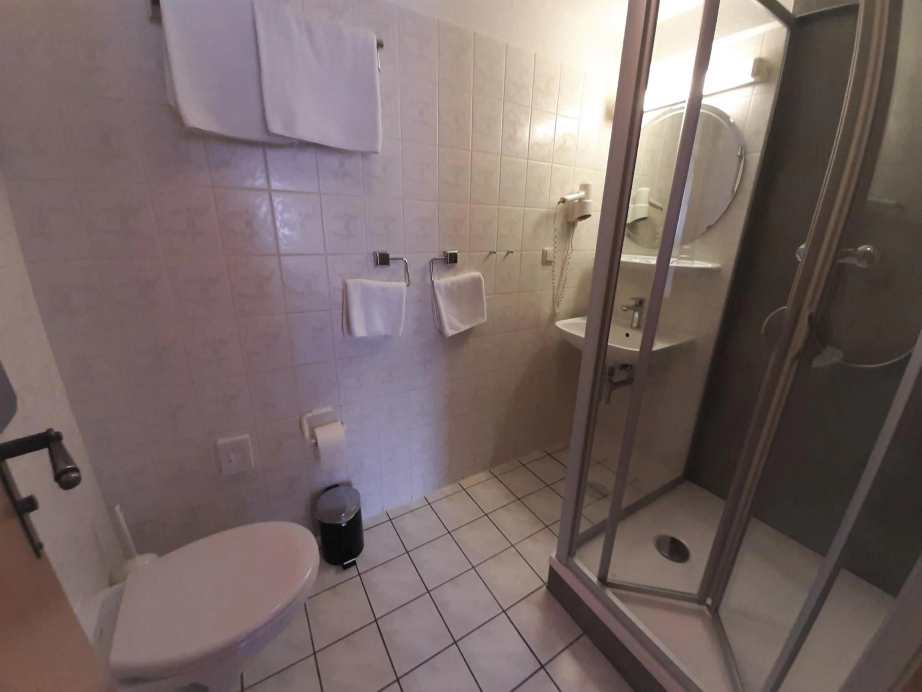 Bathroom in Landhotel Gemeindeschänke