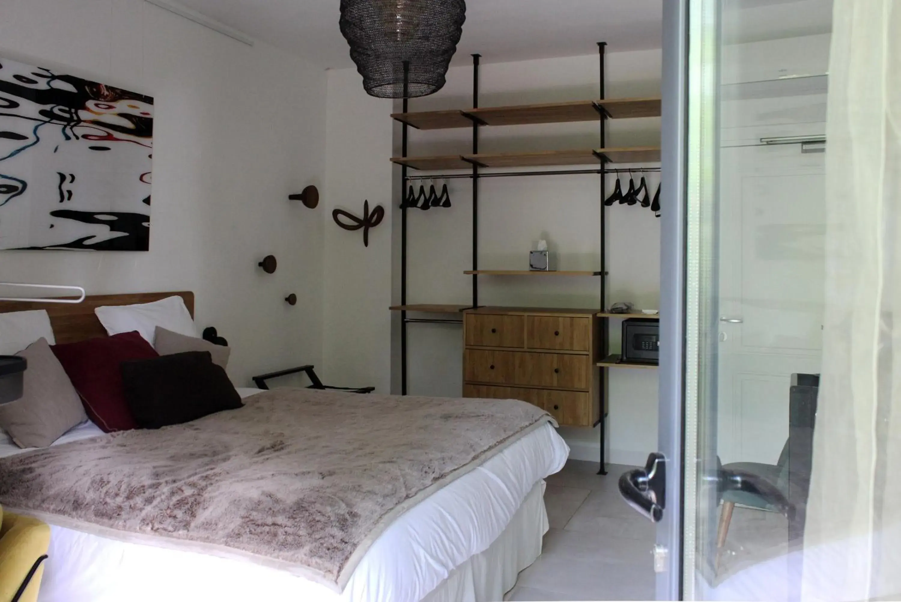 Queen Room in LA MAISON DE ROBINSON Queen Room in LA MAISON DE ROBINSON