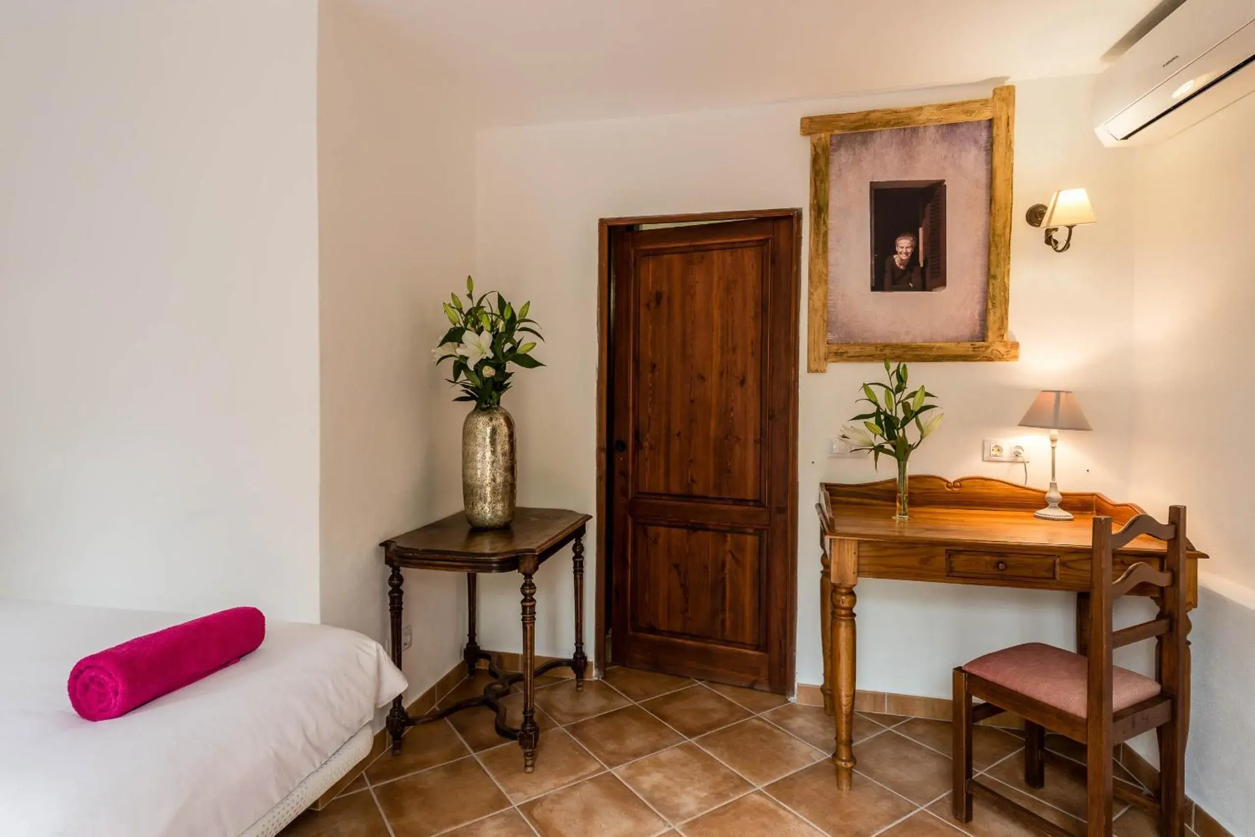 Budget Twin Room in Agroturismo Can Pere Sord Budget Twin Room in Agroturismo Can Pere Sord