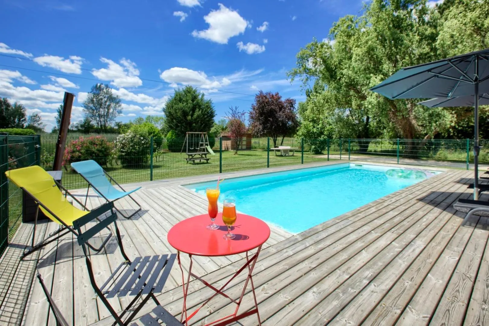 Garden in Kyriad Libourne Saint Emilion