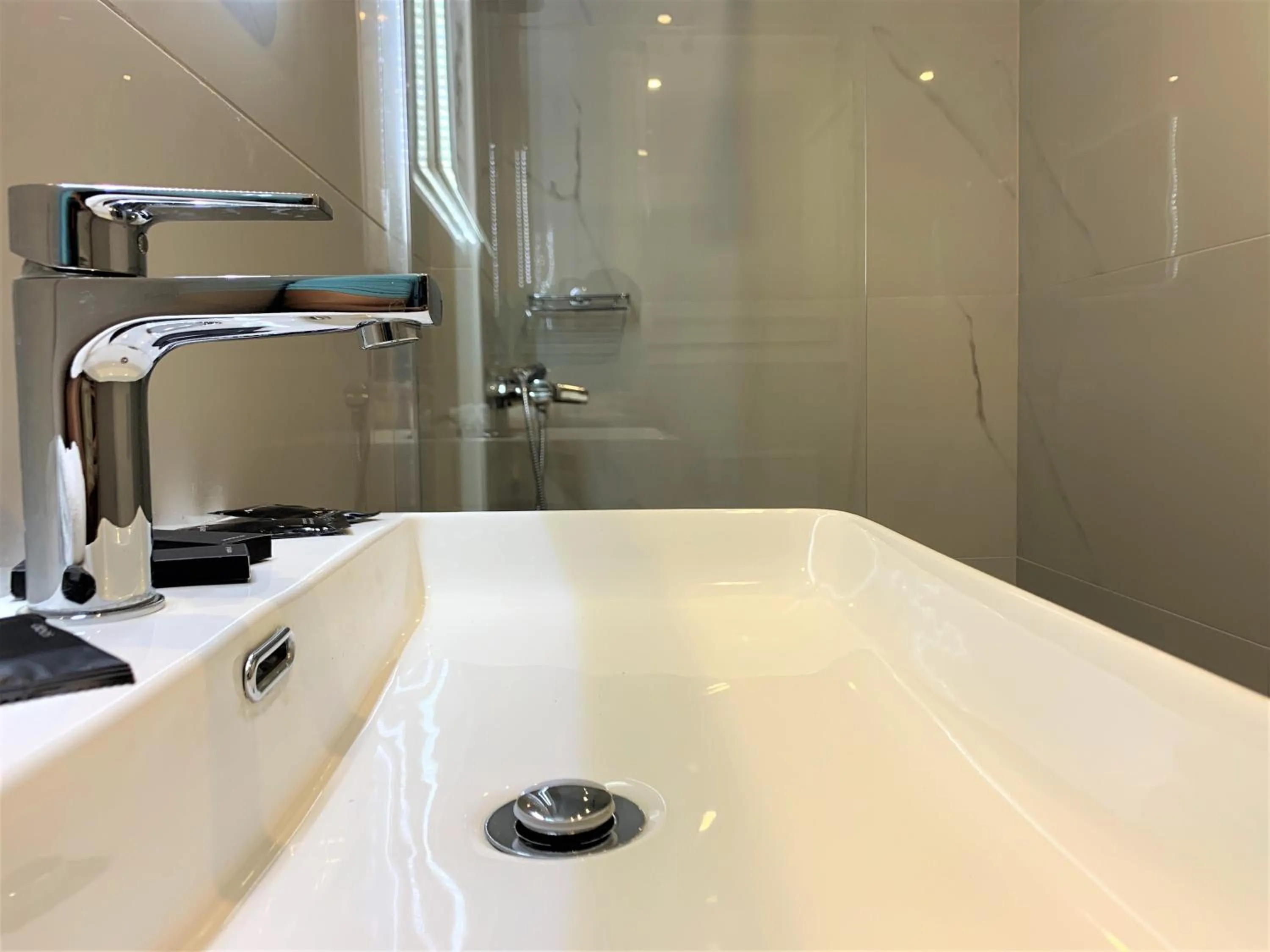 Bathroom in GK Niki by GK Properties