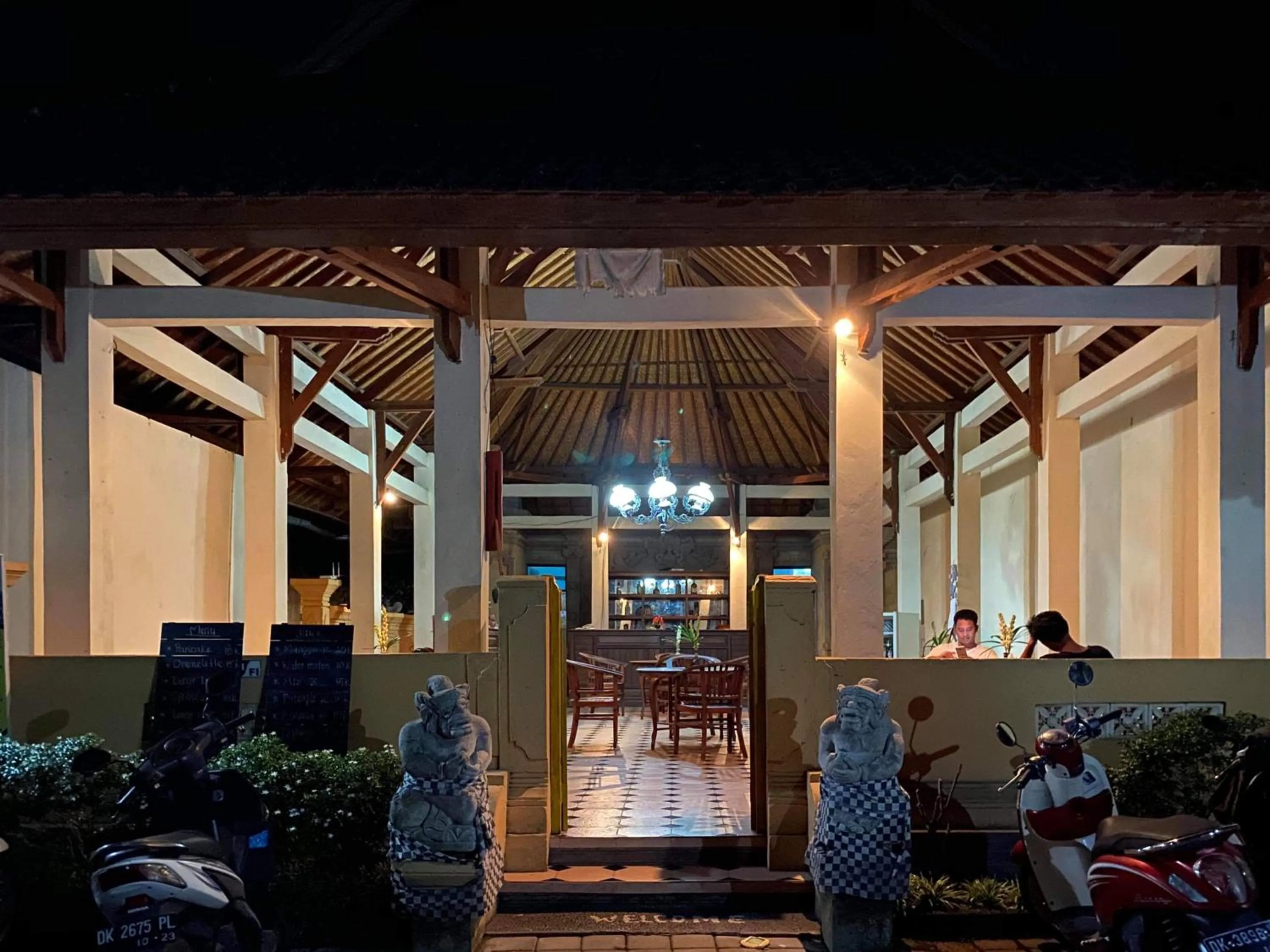 Restaurant/places to eat in Puri Bebengan Bungalows