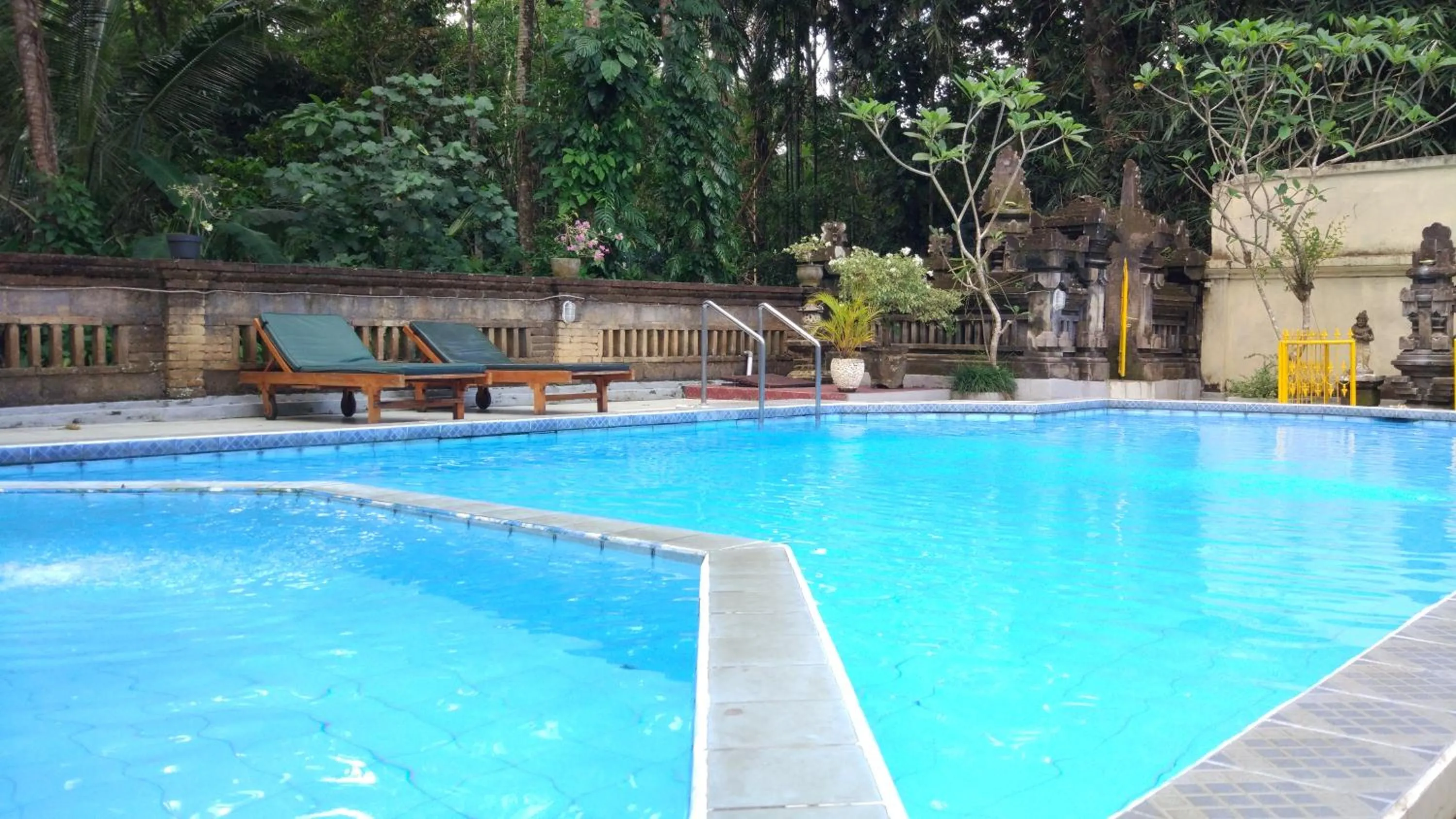 Swimming pool in Puri Bebengan Bungalows