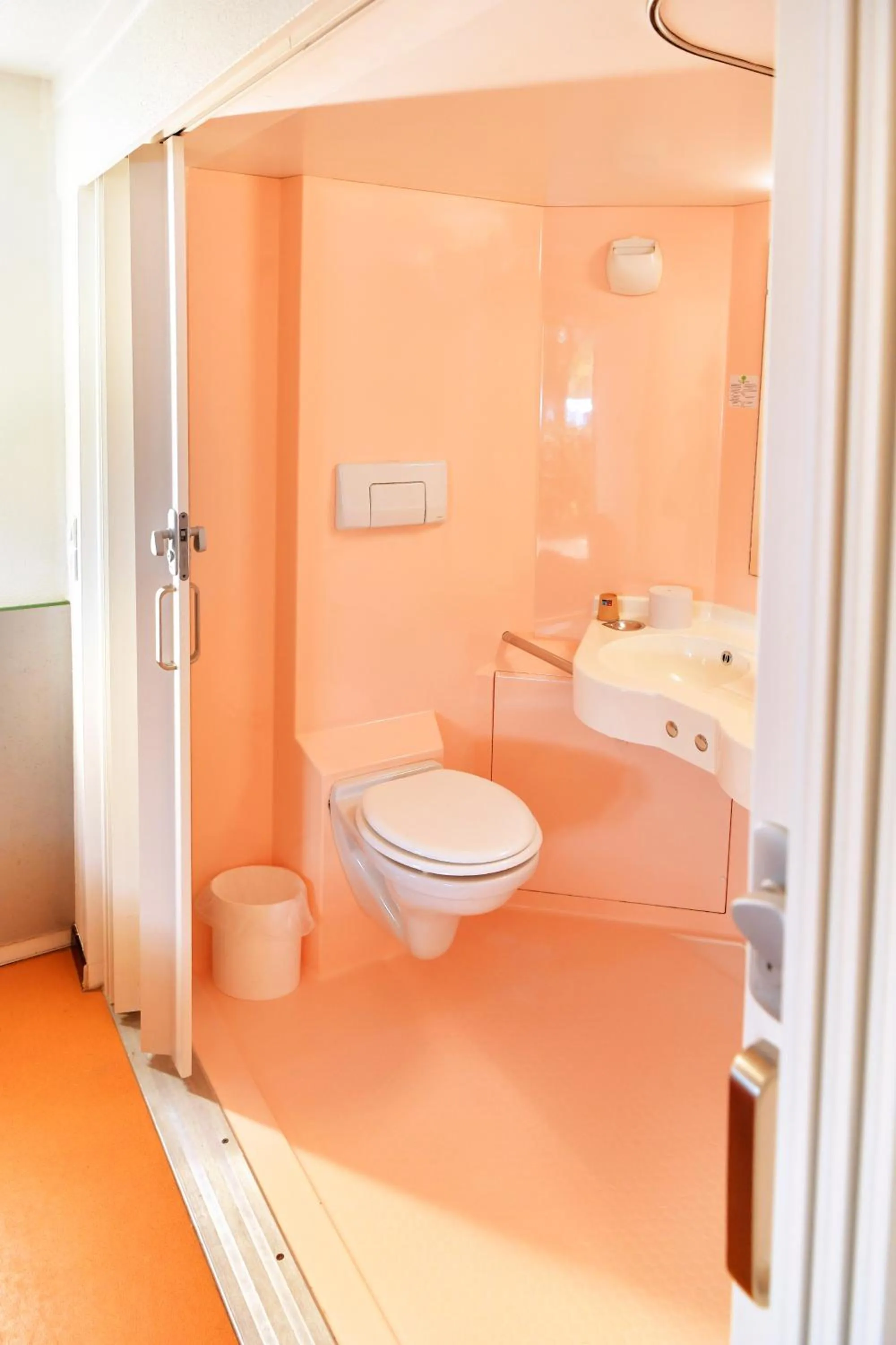Toilet in Premiere Classe Saint Nazaire - Trignac