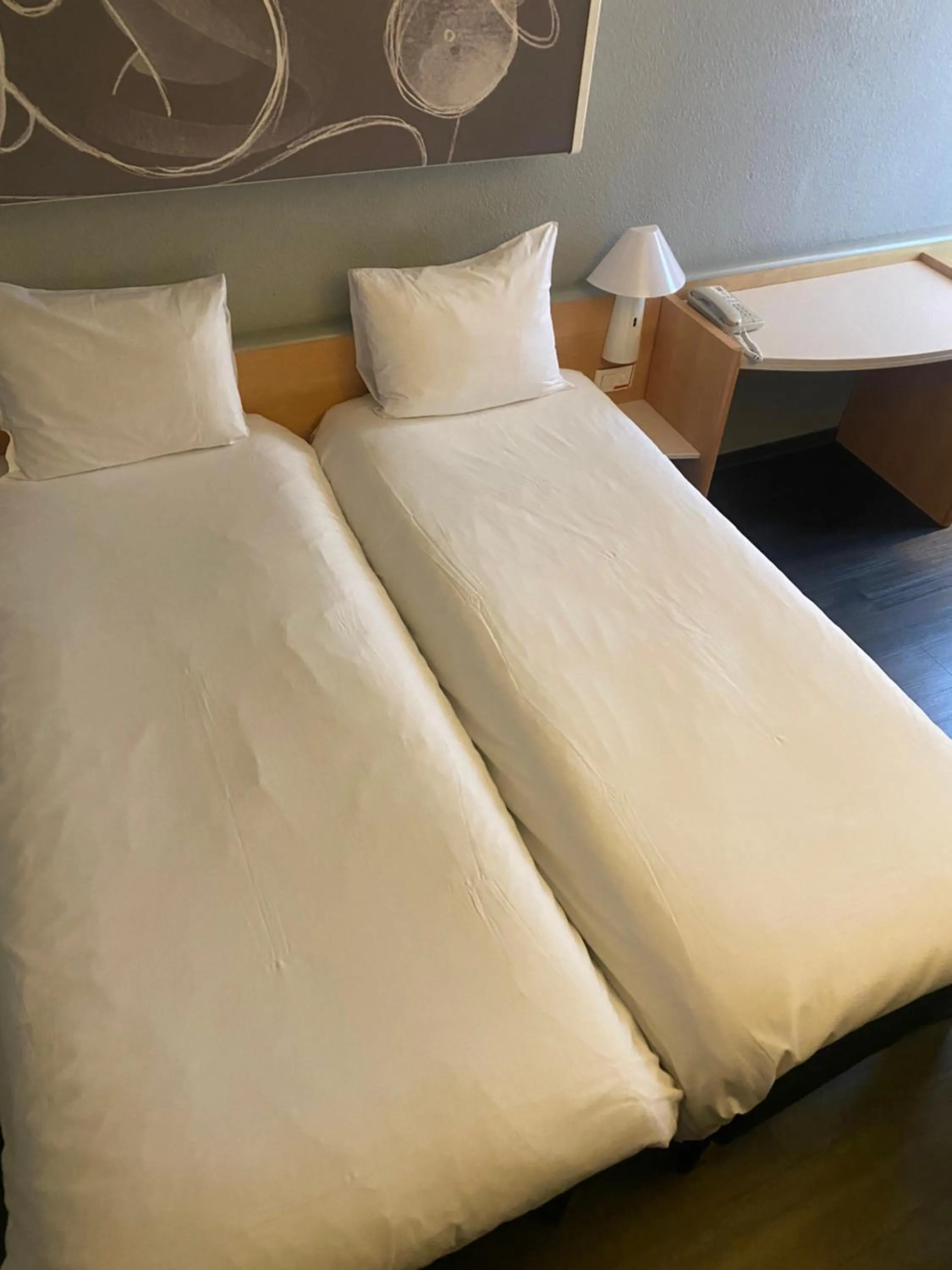 Bed in ibis Poitiers Centre