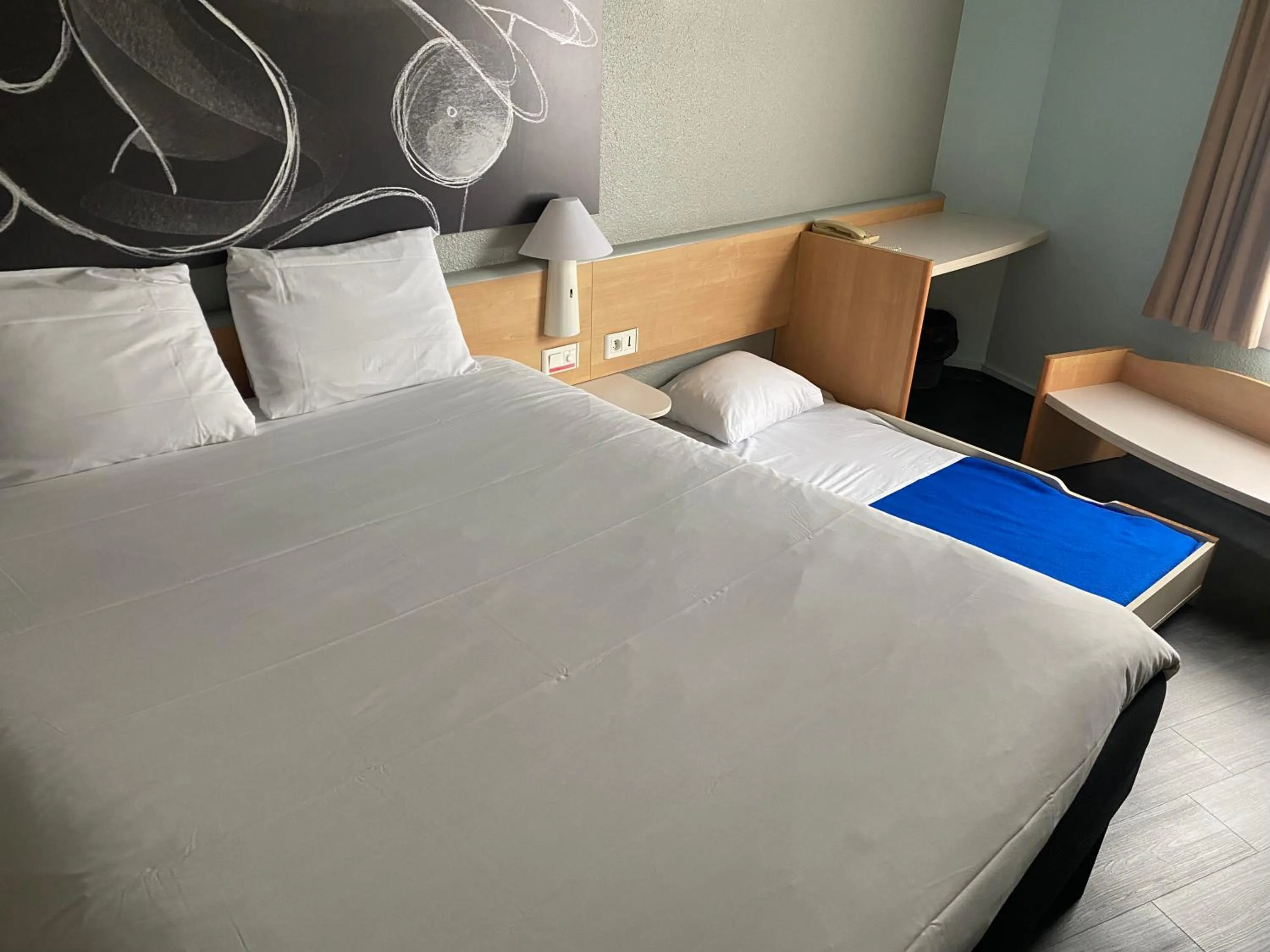 Bed in ibis Poitiers Centre