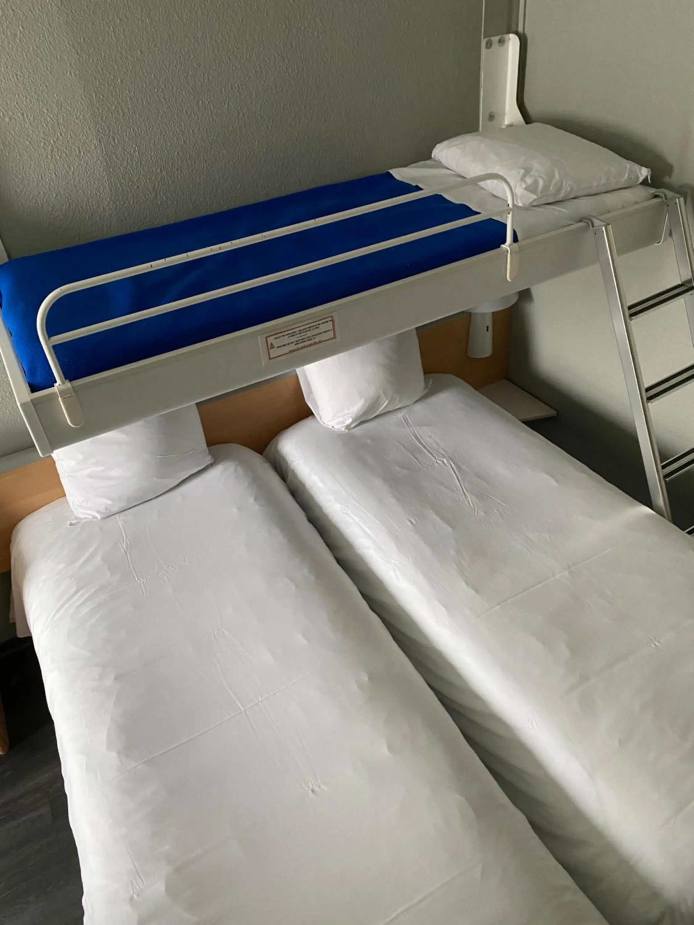 Bedroom, Bed in ibis Poitiers Centre