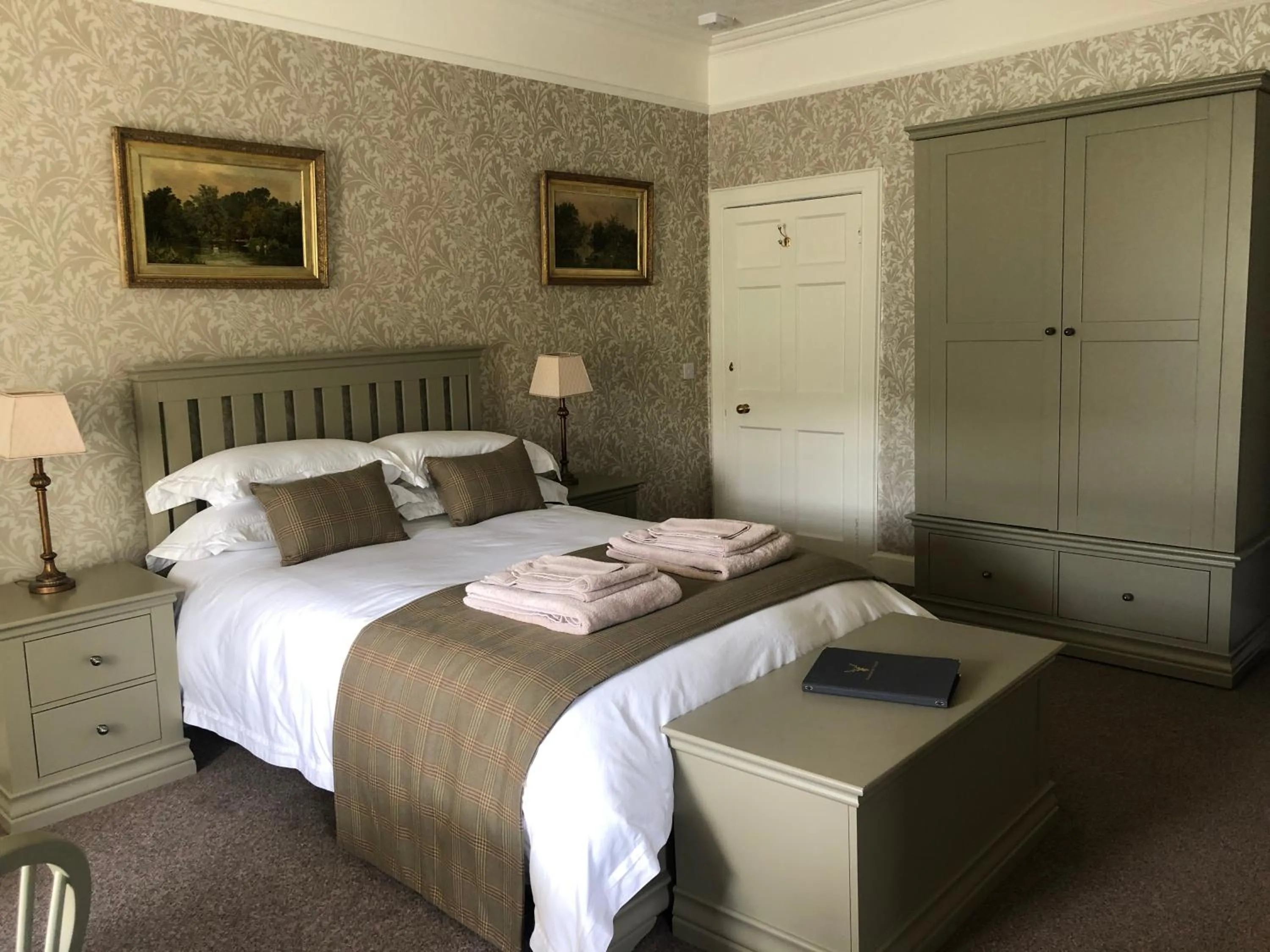 Bed in Branxholme Castle (Bed & Breakfast)