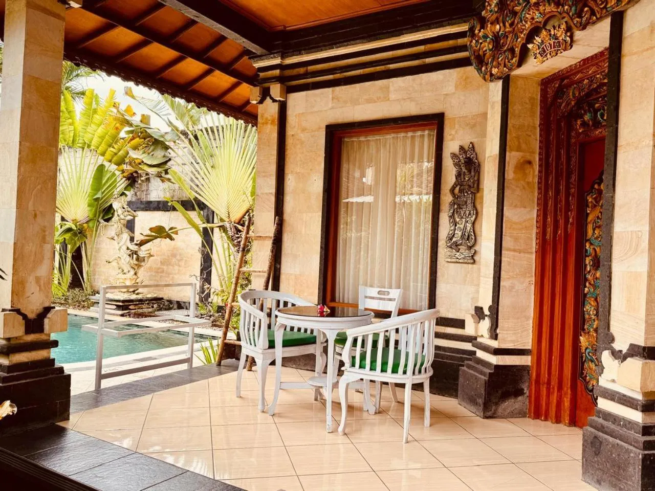 Day in Bungalow Geringsing