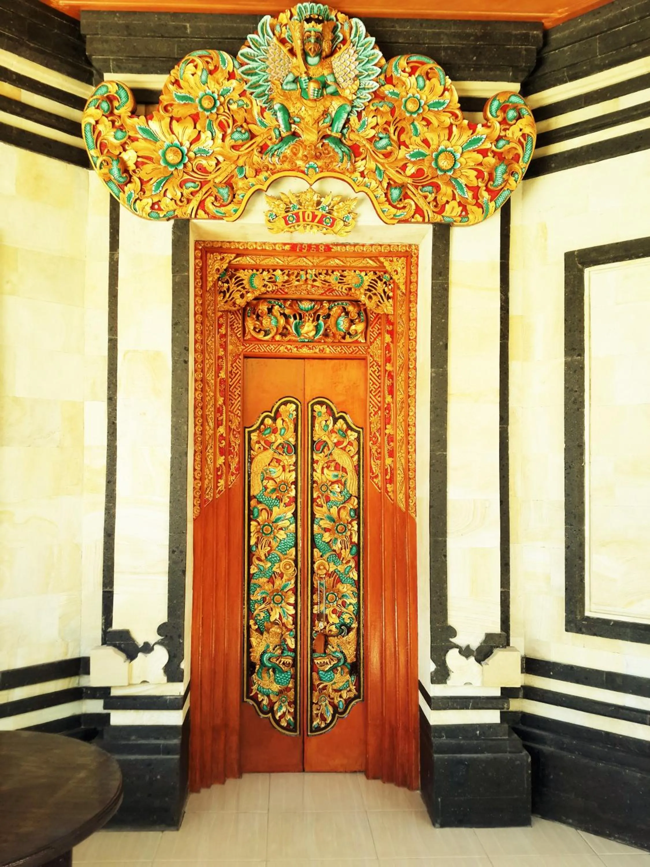 Property building in Bungalow Geringsing