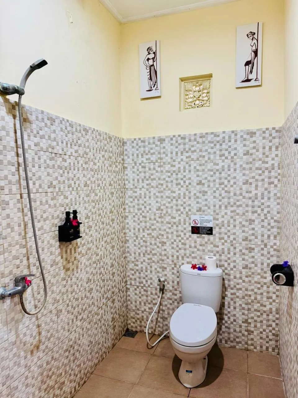 Shower in Bungalow Geringsing