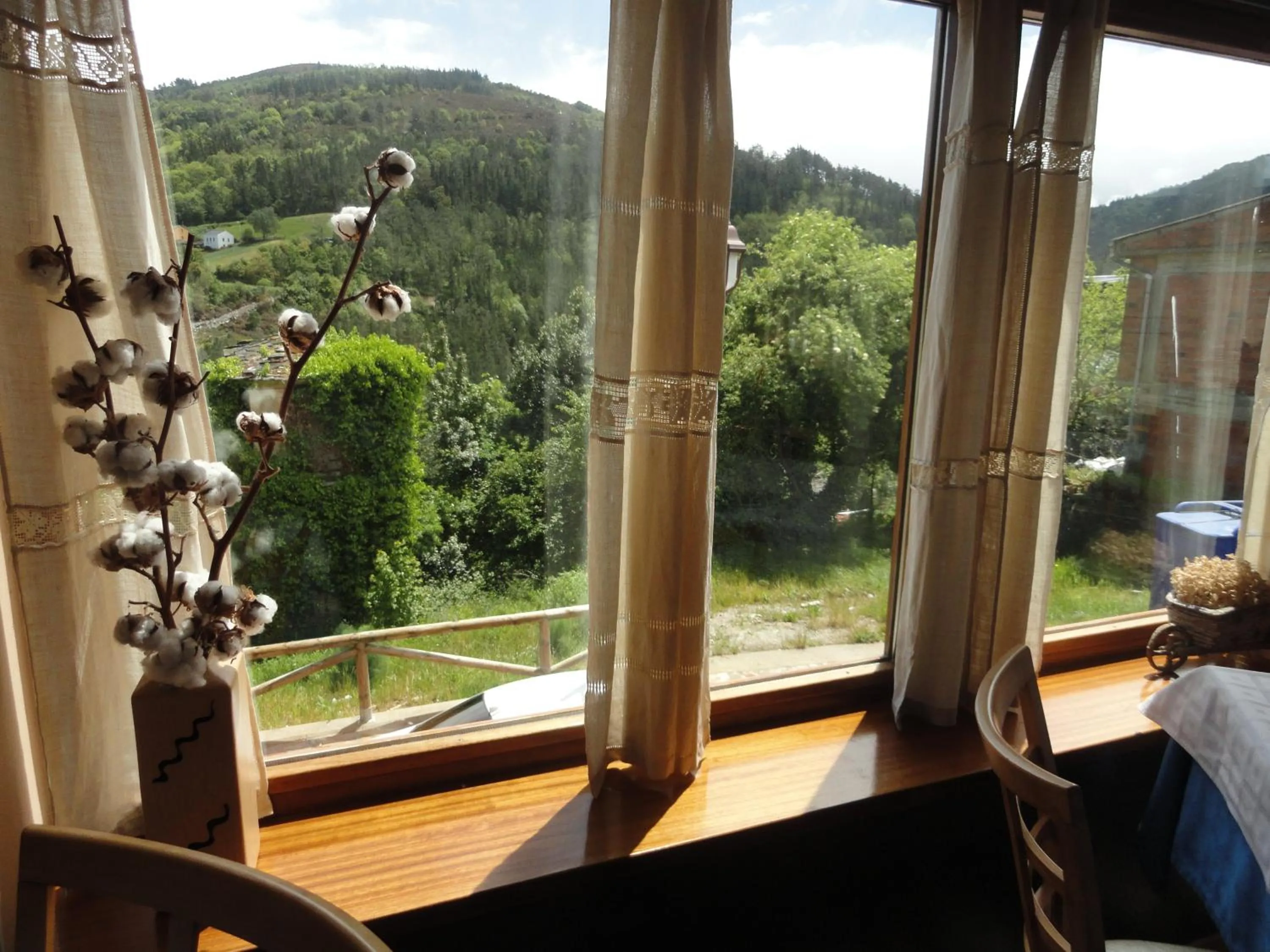 Restaurant/places to eat in Hotel Restaurante Casa Petronila