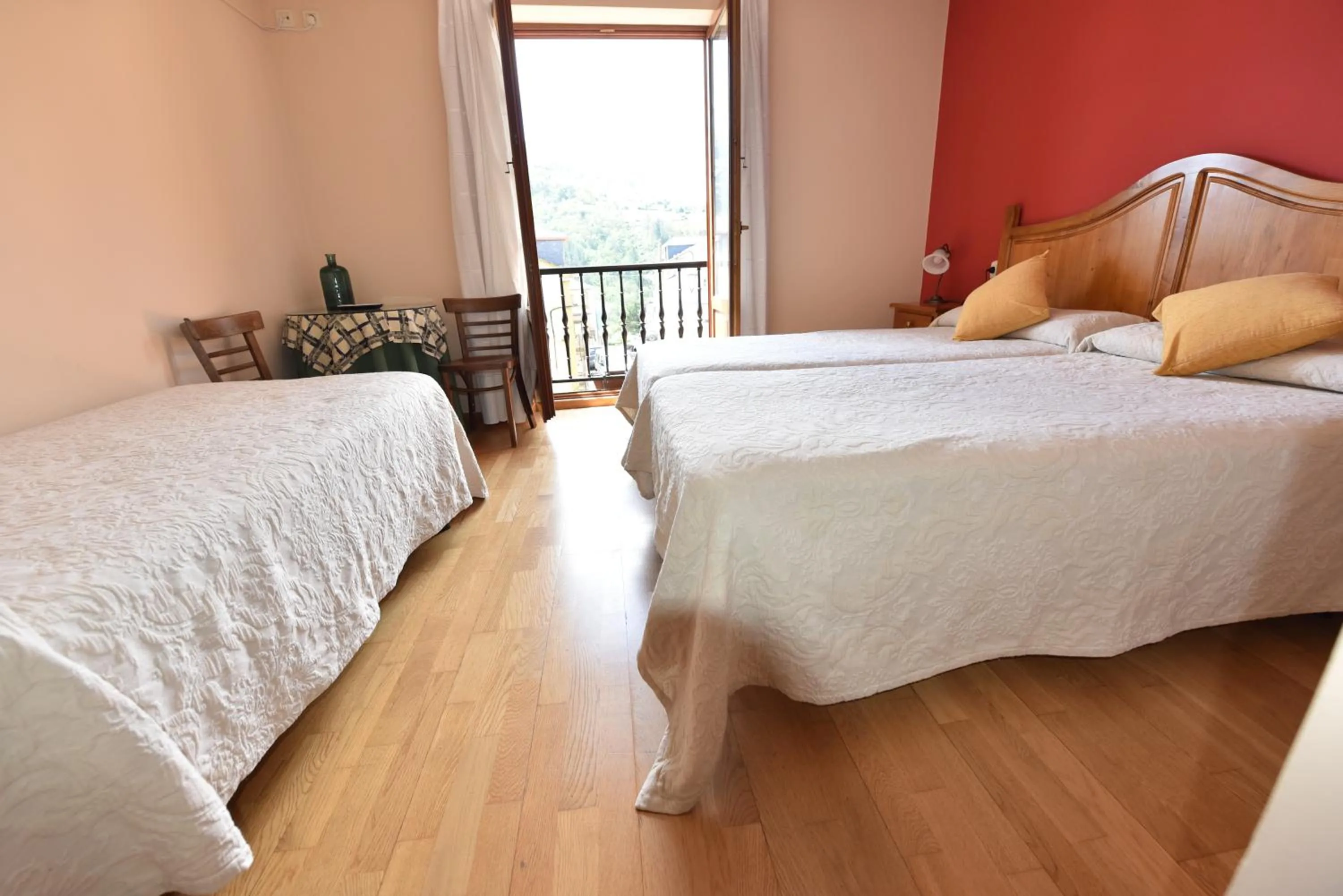 Bed in Hotel Restaurante Casa Petronila