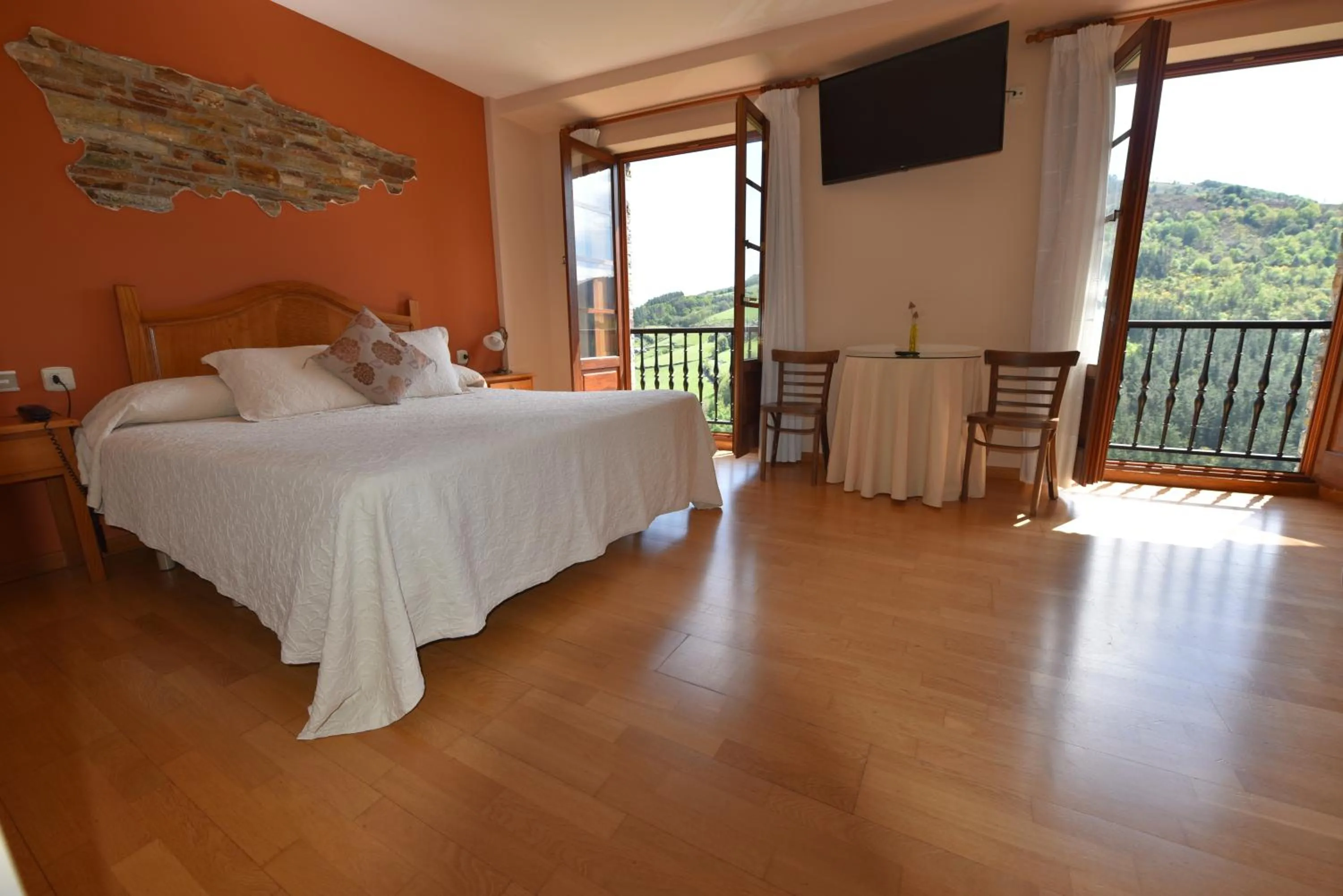 Bed in Hotel Restaurante Casa Petronila