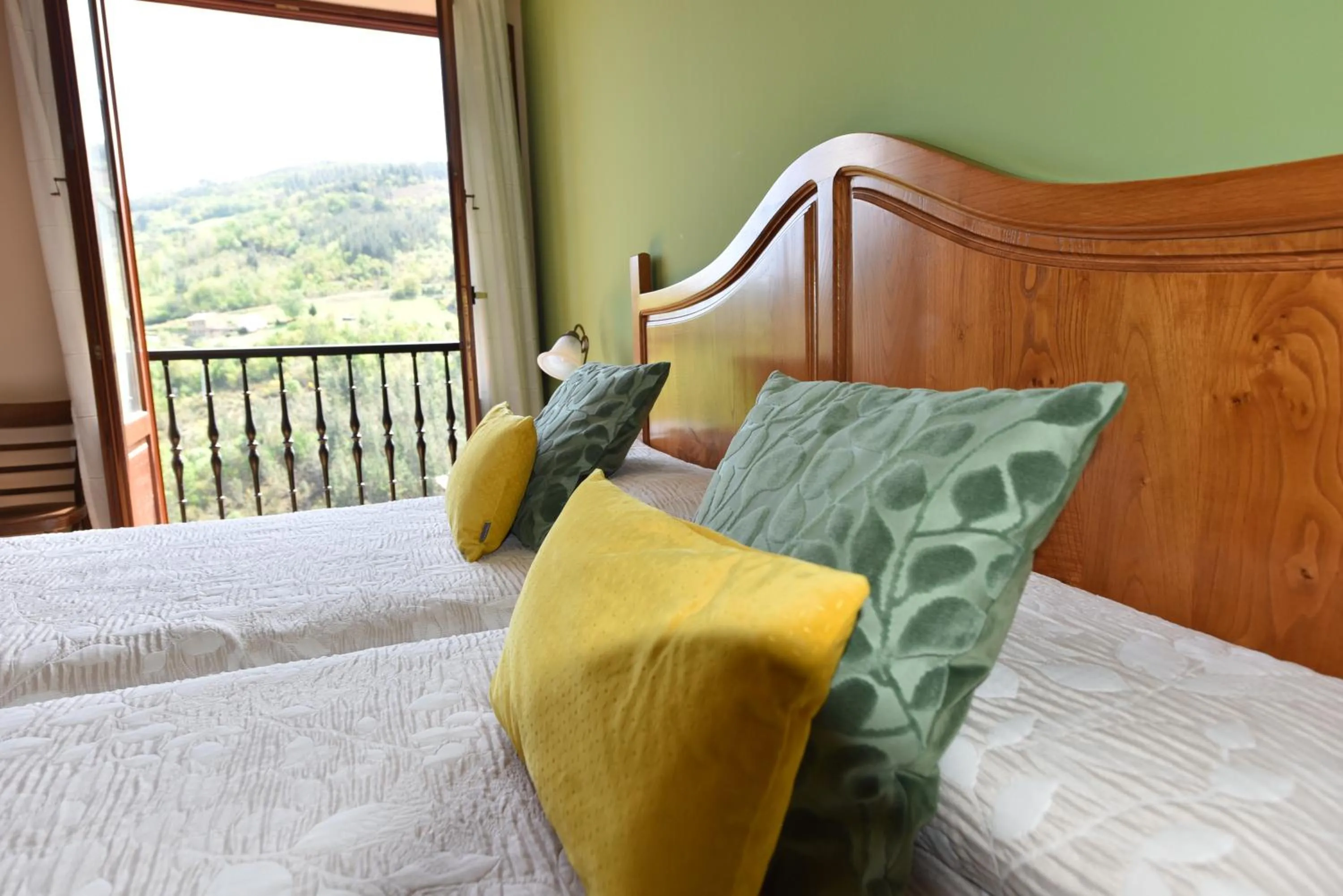Bed in Hotel Restaurante Casa Petronila