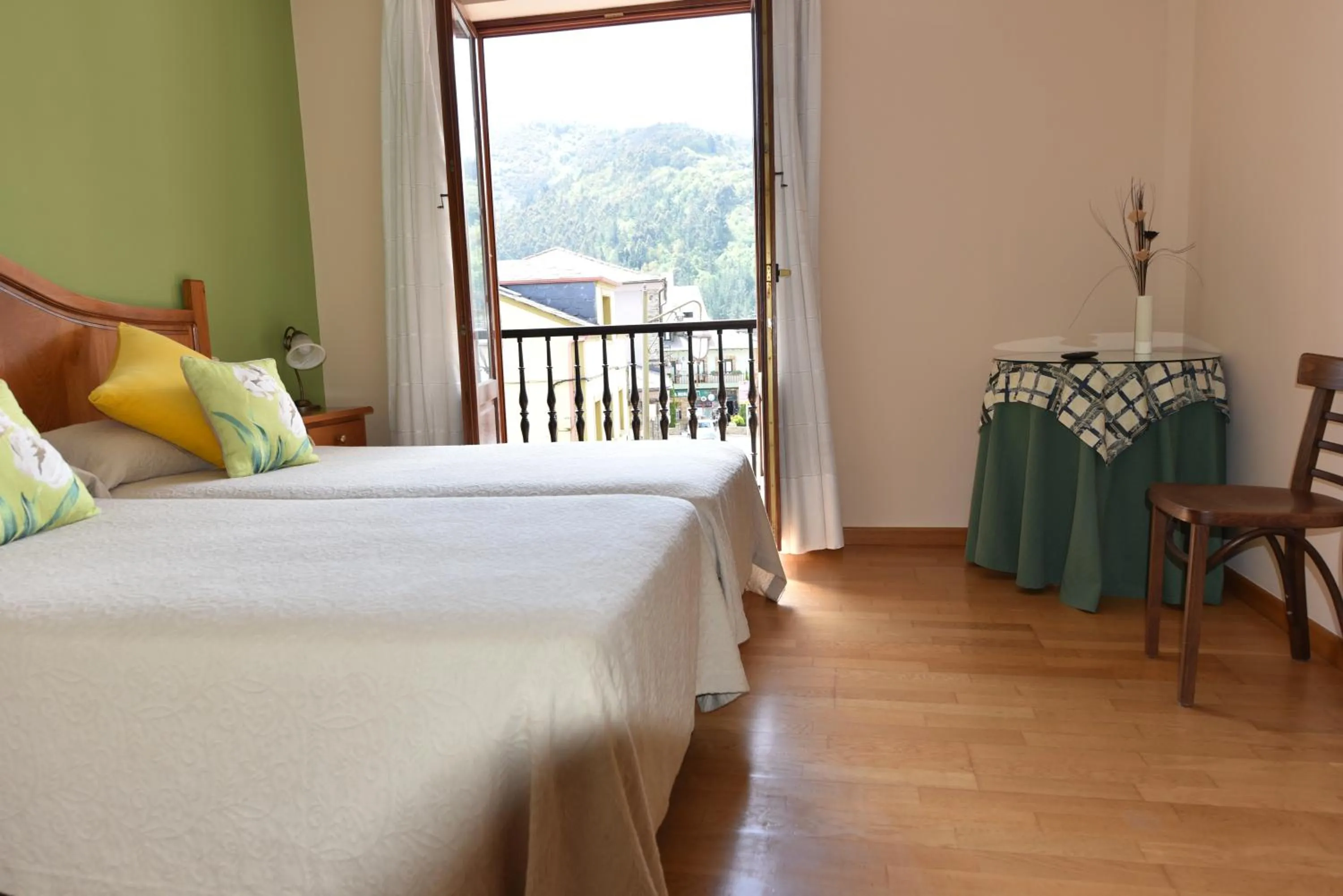Bed in Hotel Restaurante Casa Petronila
