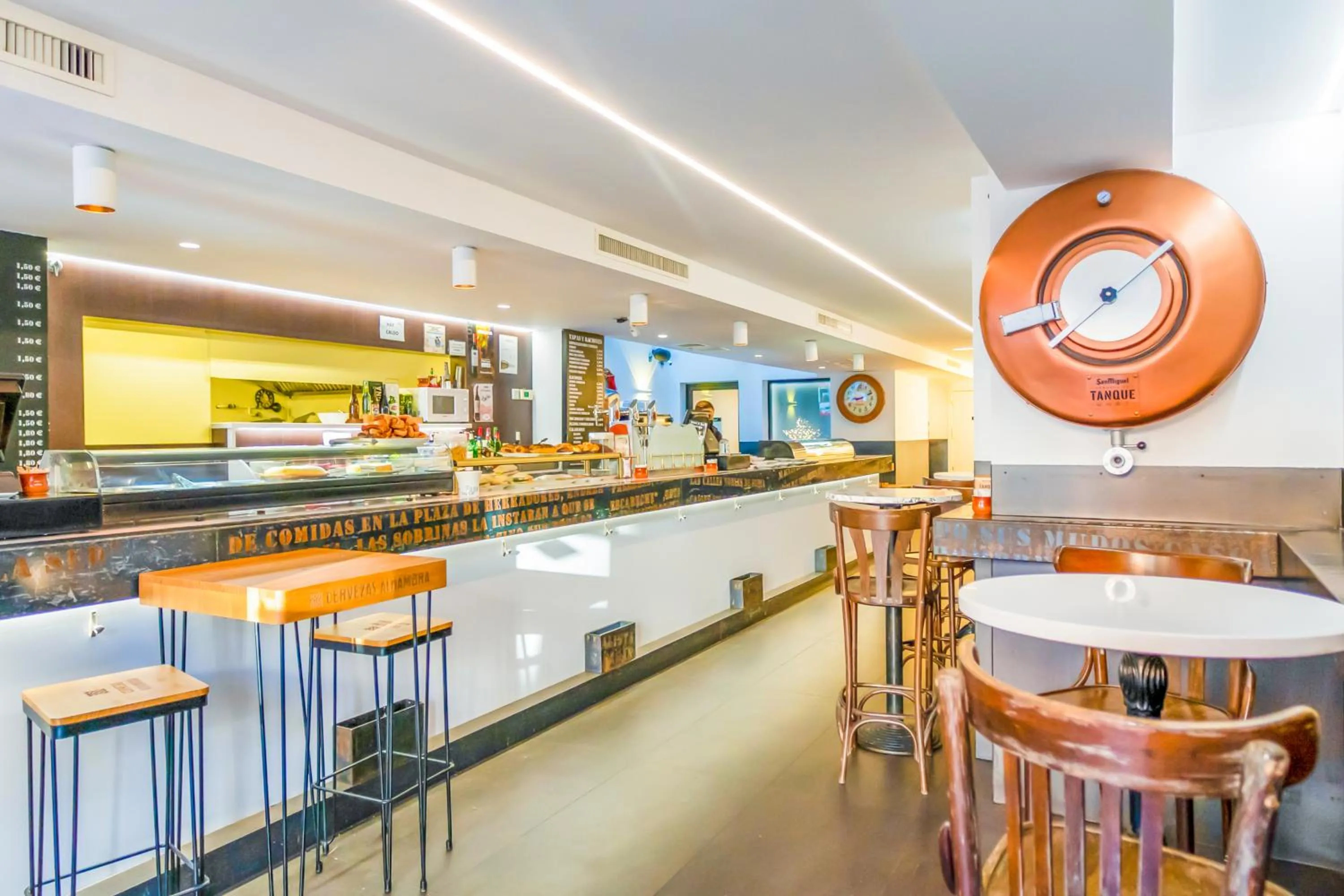 Restaurant/places to eat in Hotel Apolonia Soria