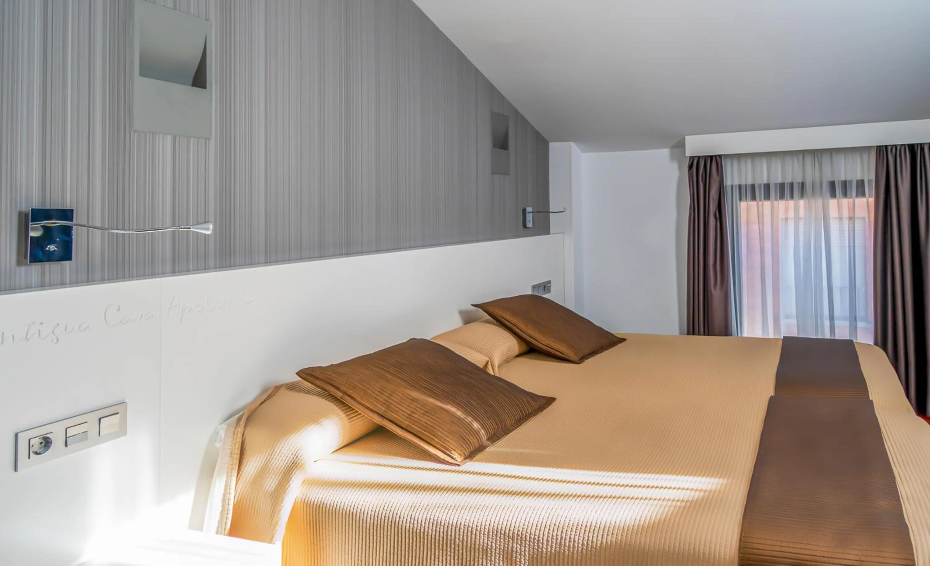 Photo of the whole room, Bed in Hotel Apolonia Soria