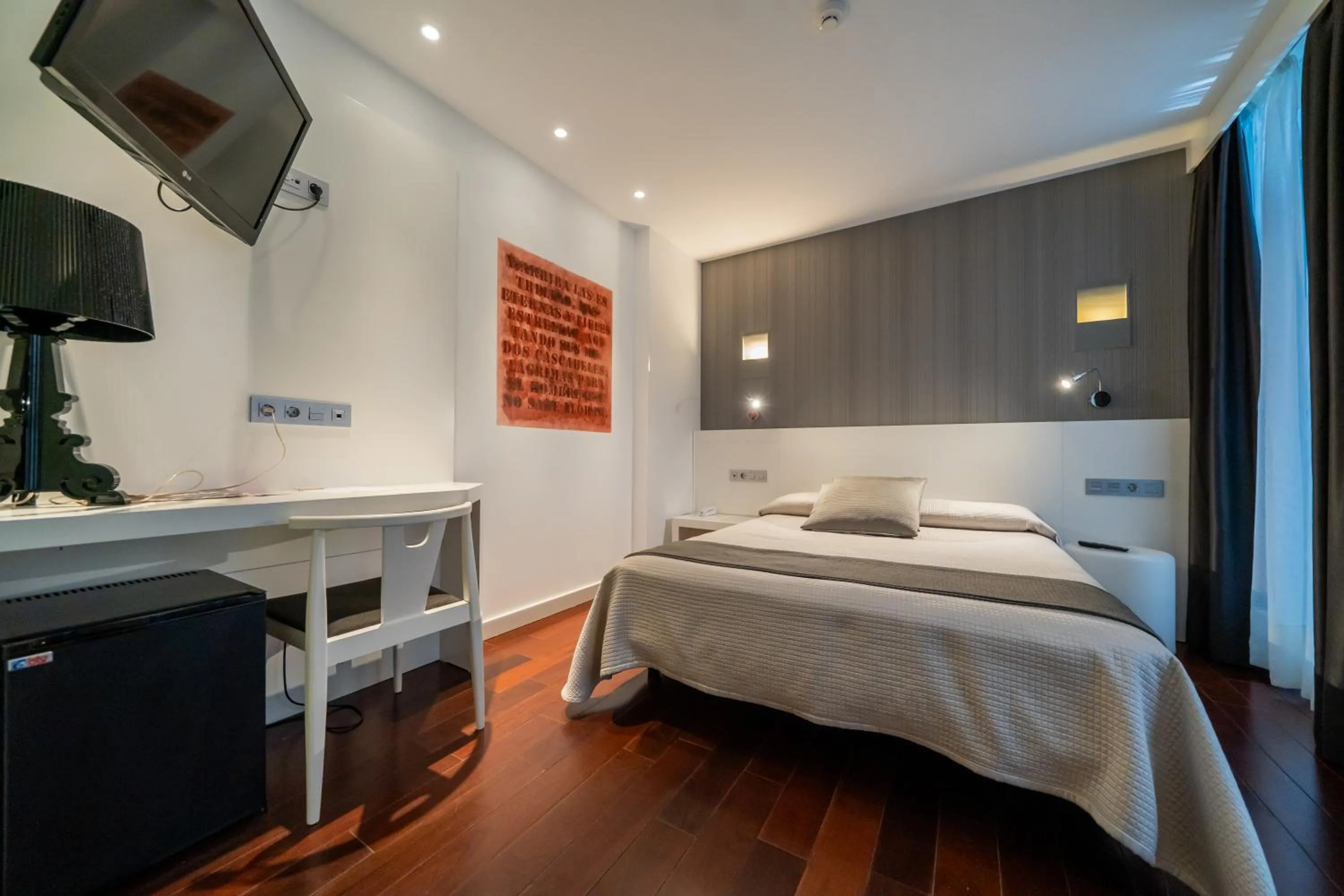 Bed in Hotel Apolonia Soria