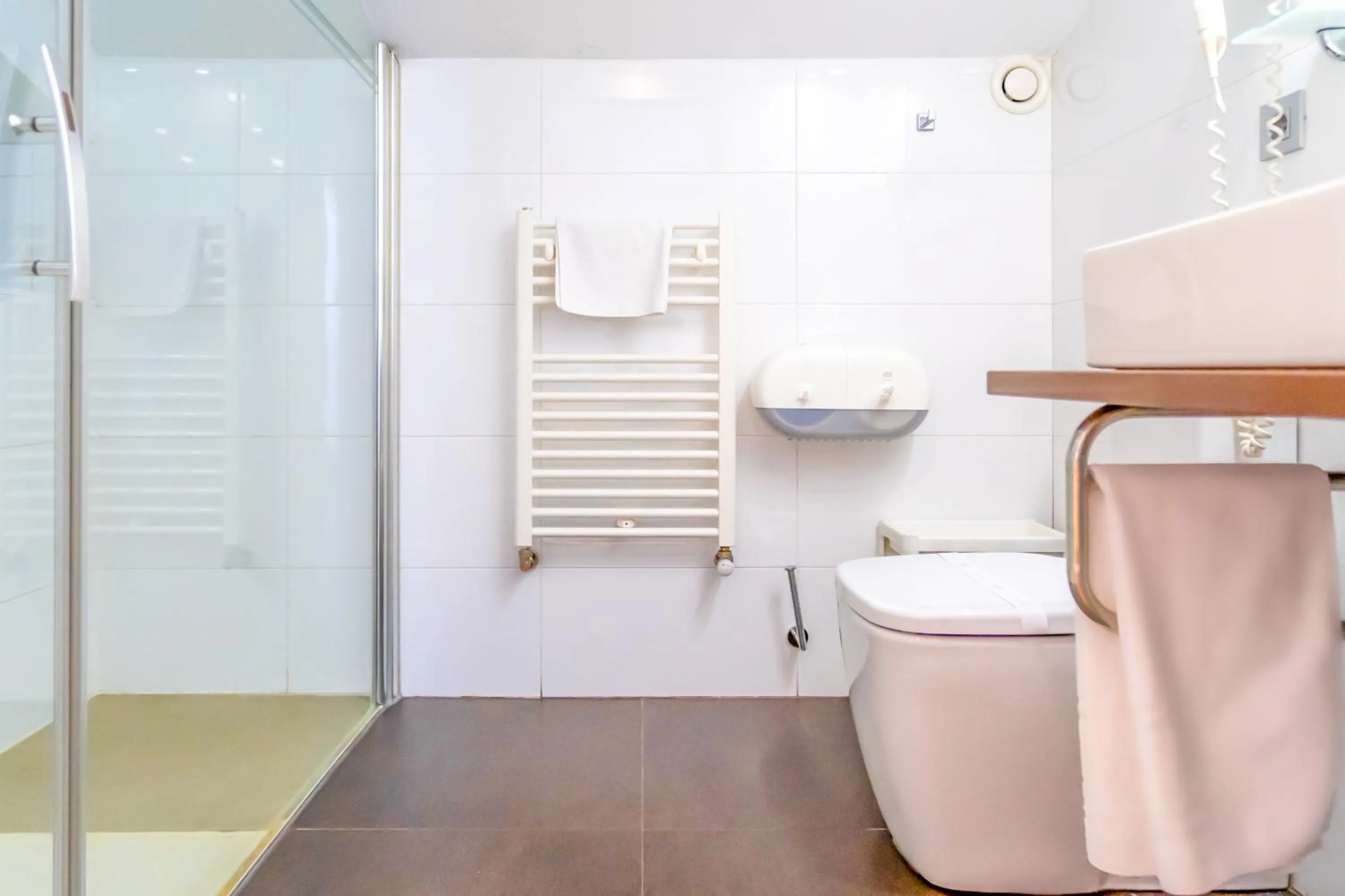 Bathroom in Hotel Apolonia Soria