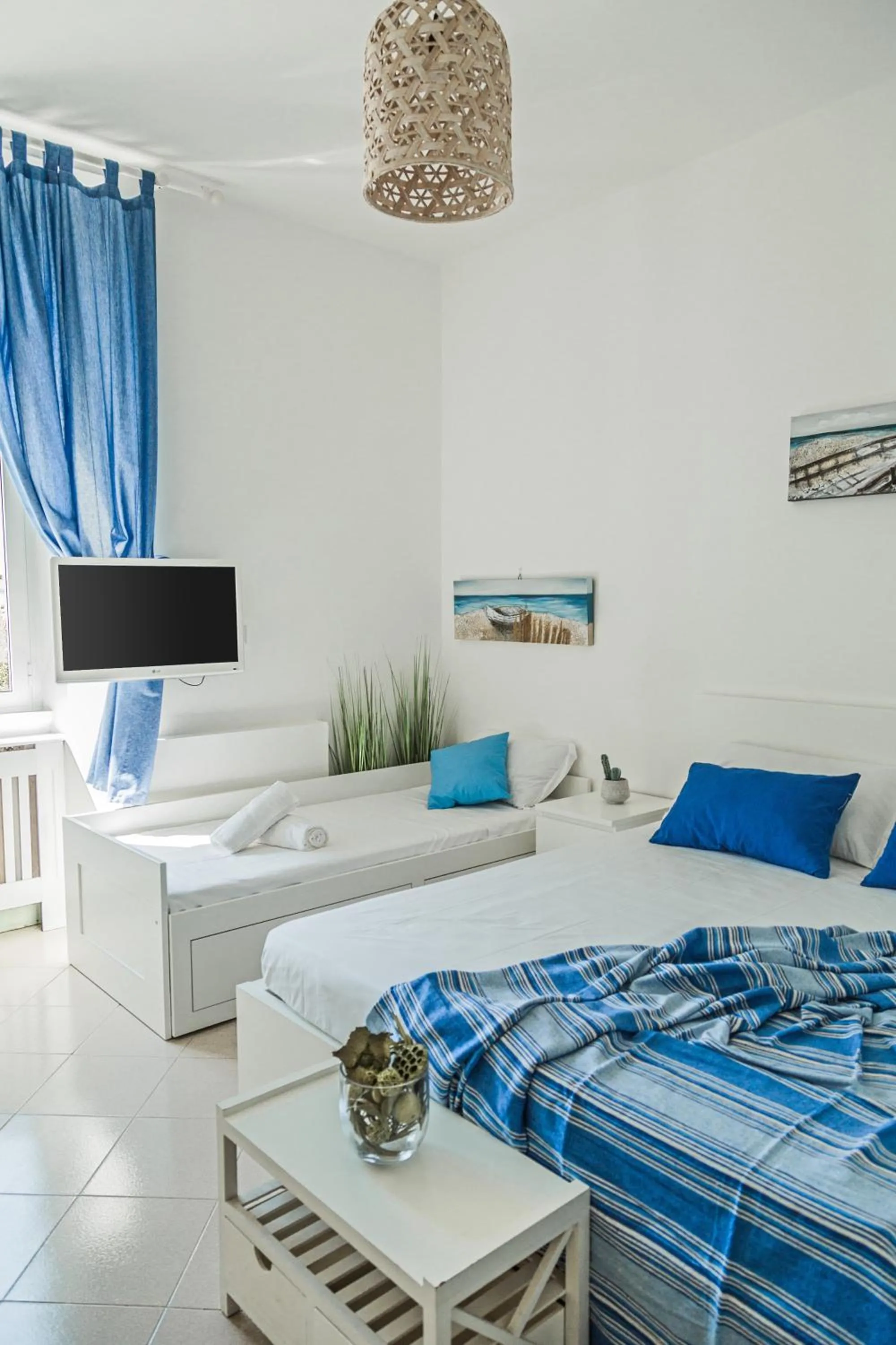 Bed in River View