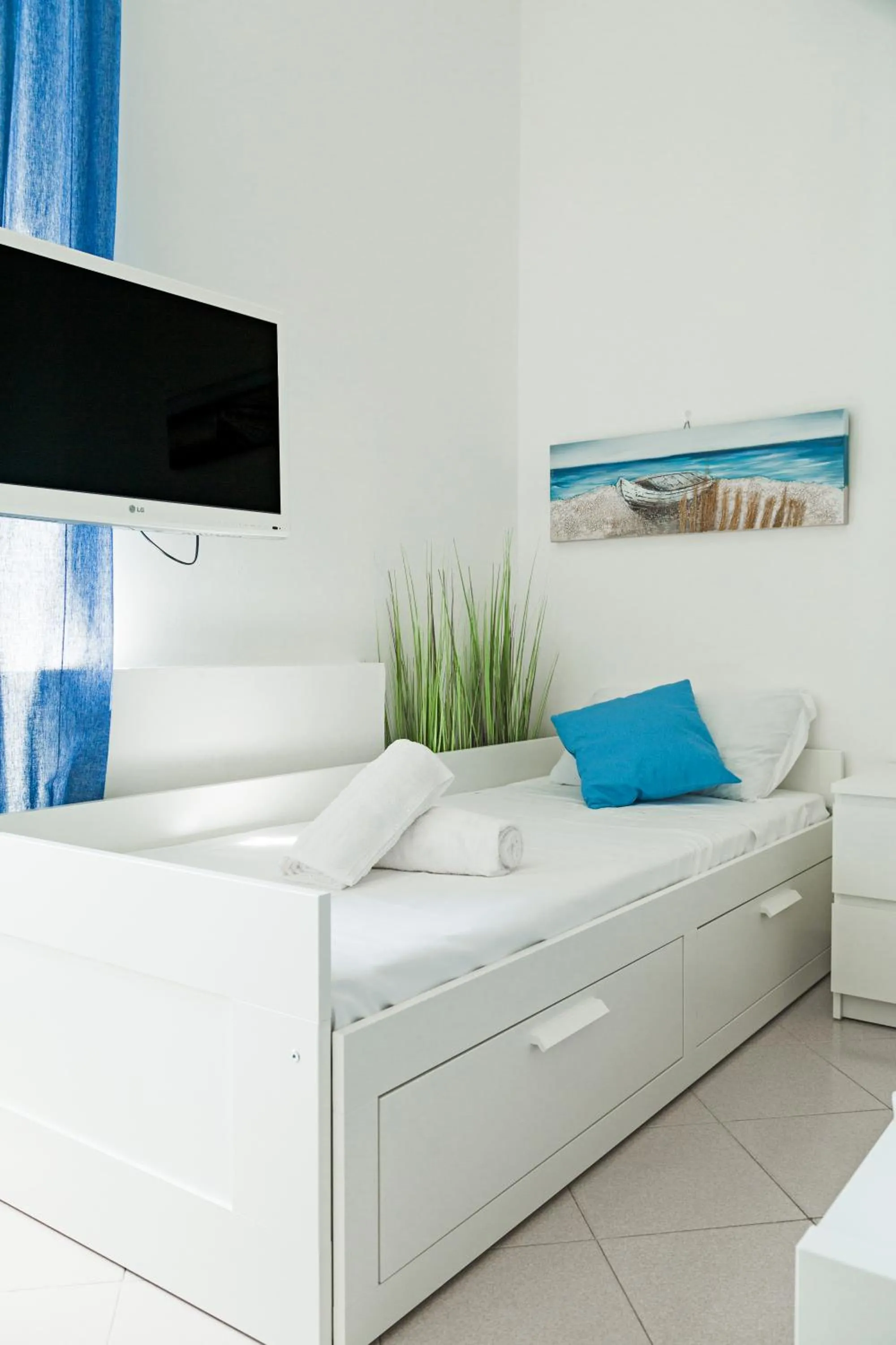 Bed in River View