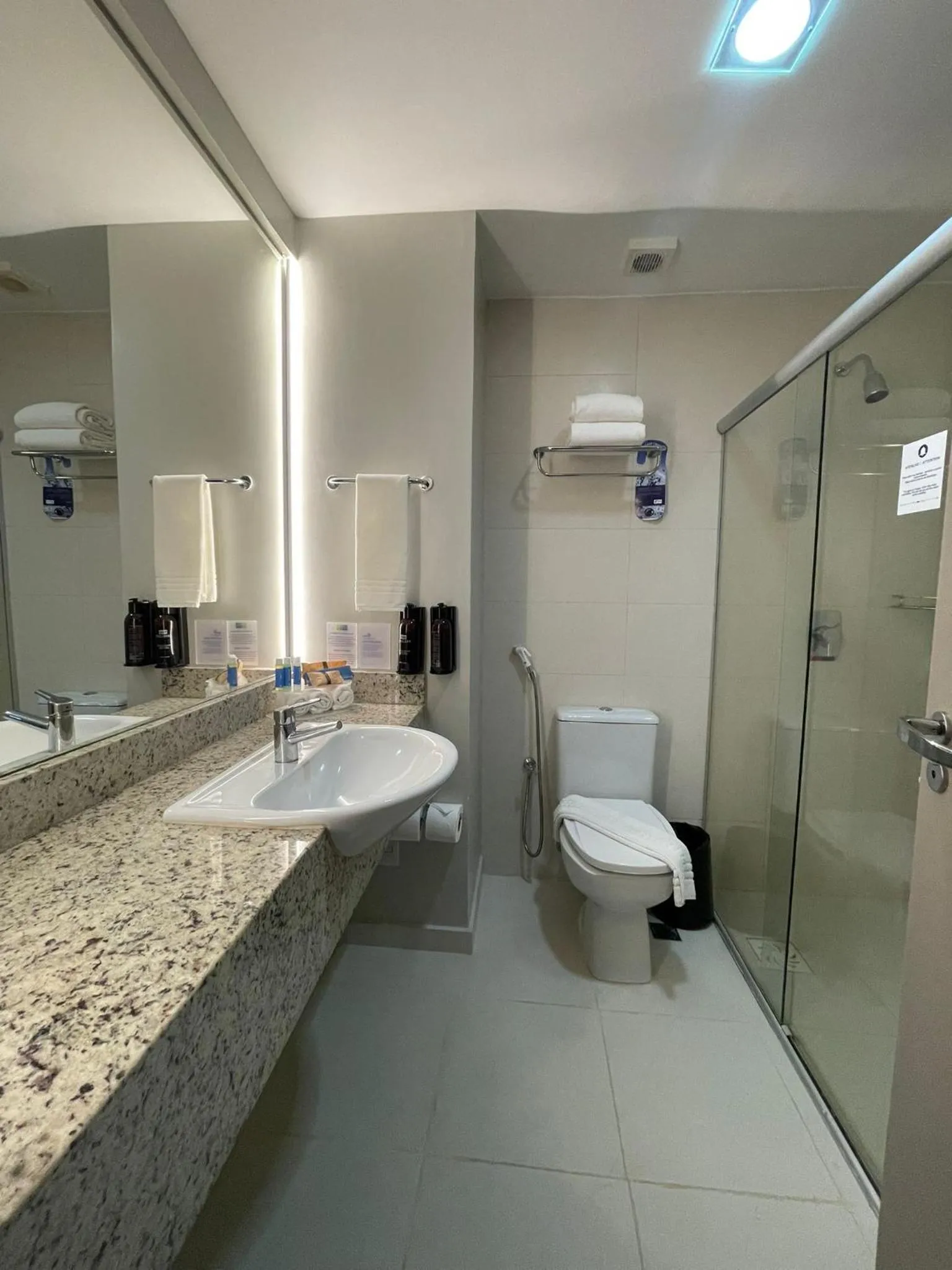 Bathroom in Holiday Inn Express Belem Ananindeua by IHG