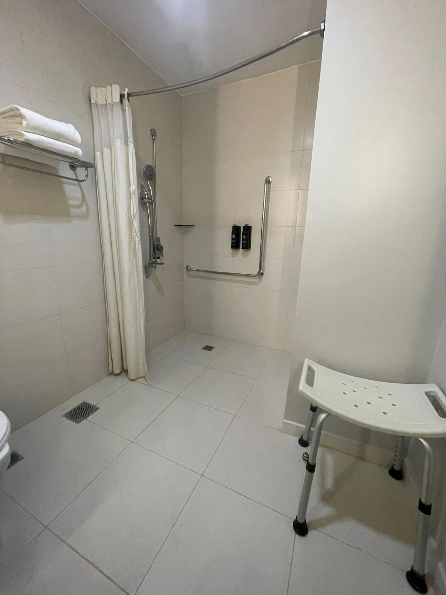 Bathroom in Holiday Inn Express Belem Ananindeua by IHG