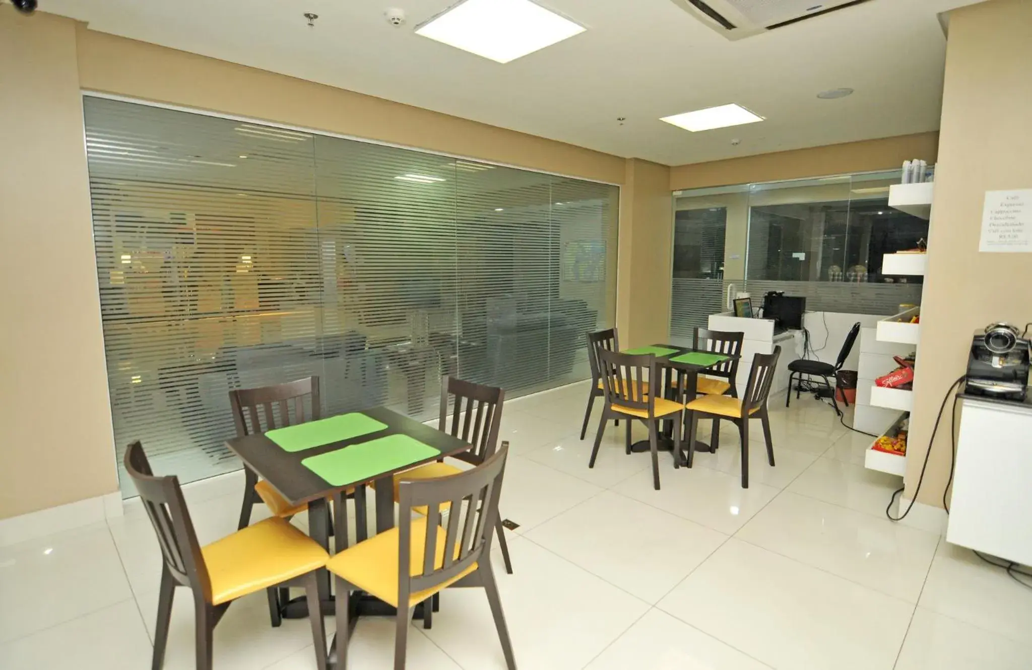 Restaurant/places to eat in Holiday Inn Express Belem Ananindeua by IHG Restaurant/places to eat in Holiday Inn Express Belem Ananindeua by IHG