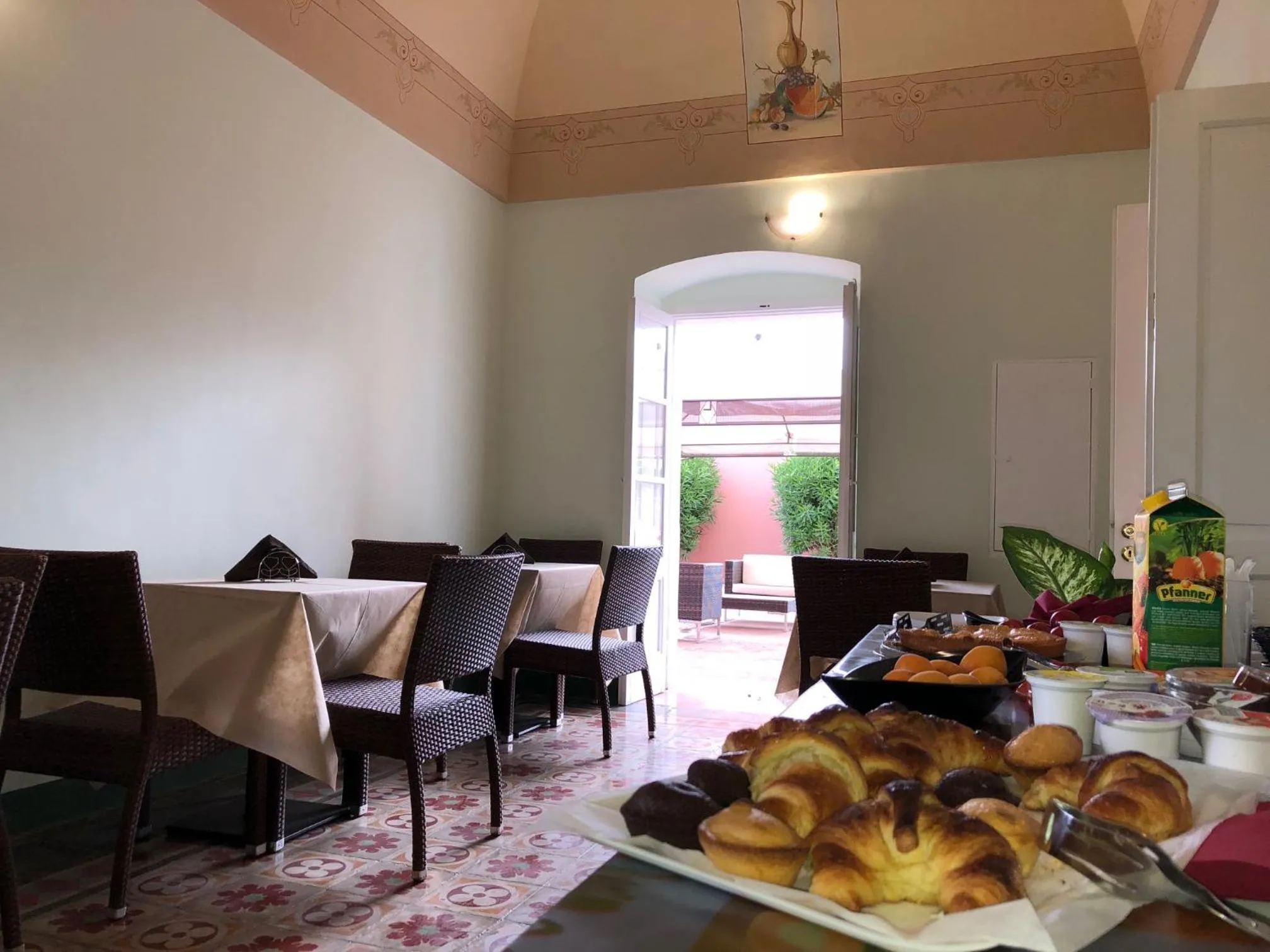 Breakfast in Dimora Li Cuti