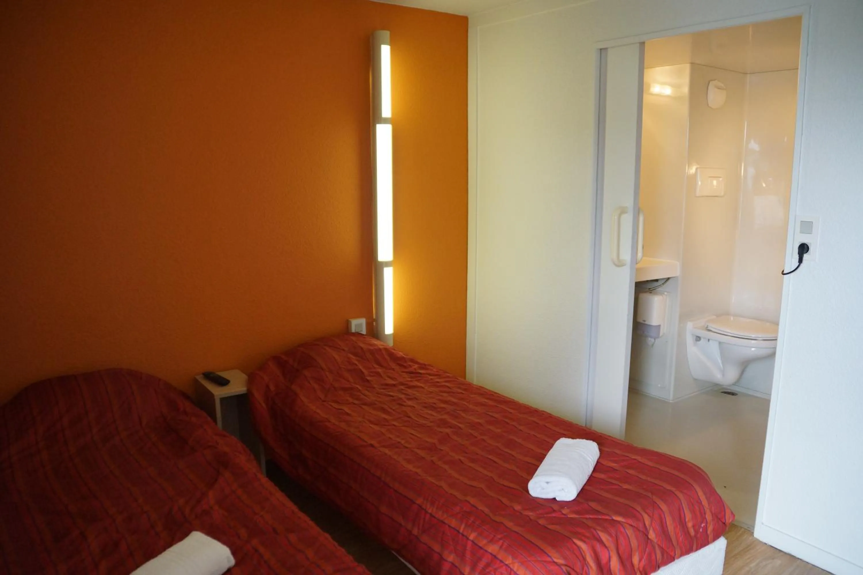 Bed in Premiere Classe Laon