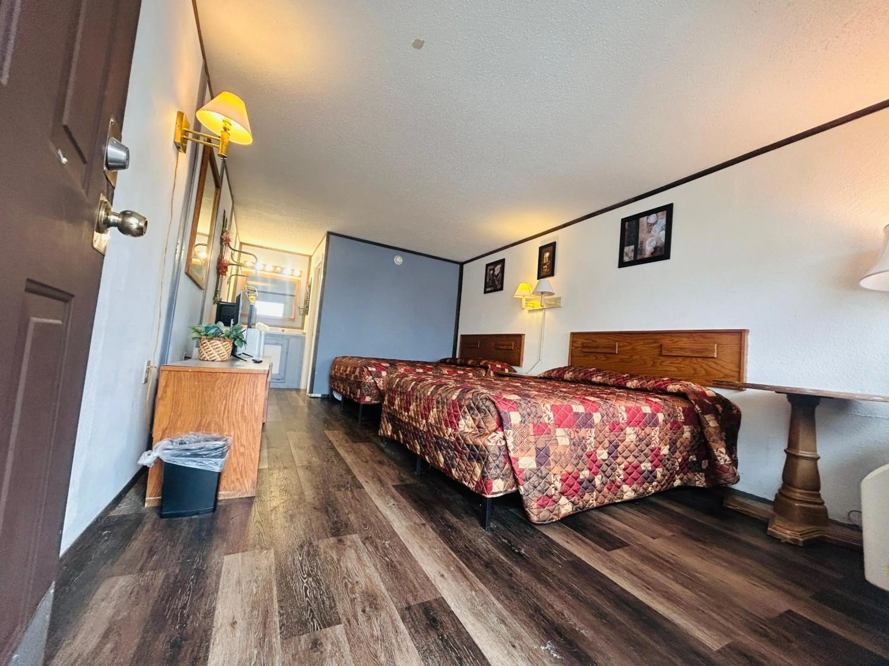 Bedroom in Big South Fork Trail Lodge Stearns