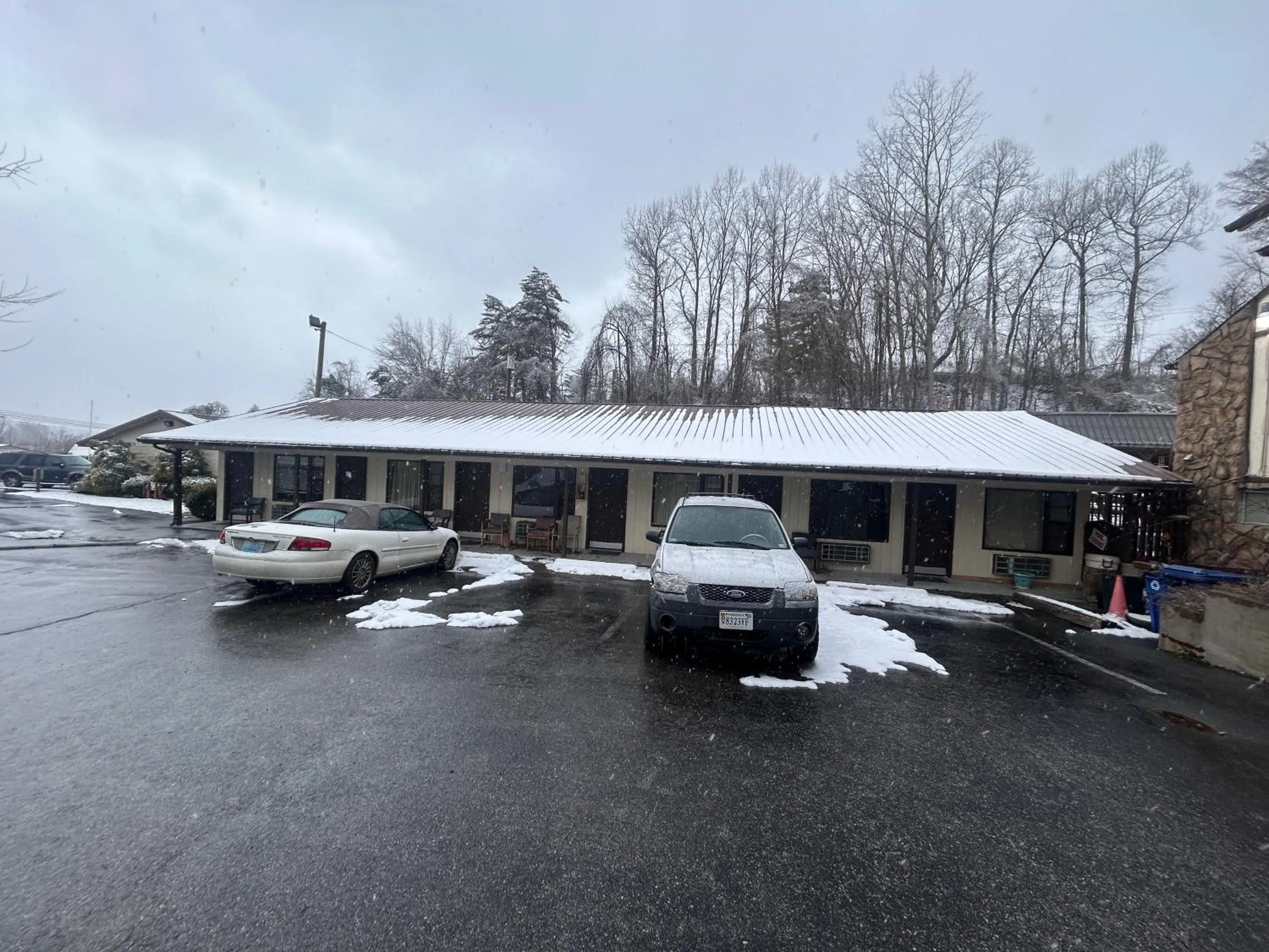 Parking in Big South Fork Trail Lodge Stearns