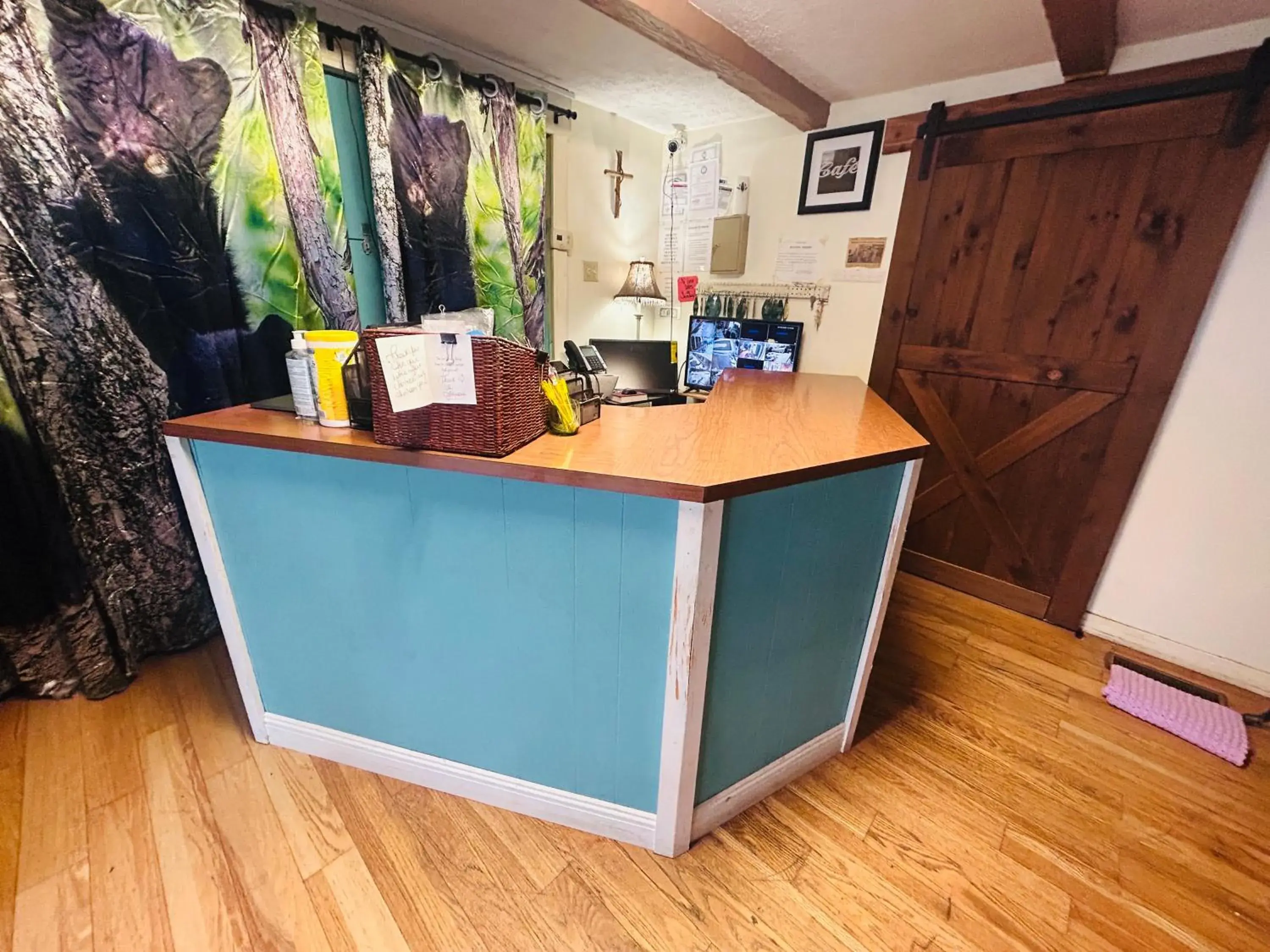 Lobby or reception in Big South Fork Trail Lodge Stearns Lobby or reception in Big South Fork Trail Lodge Stearns