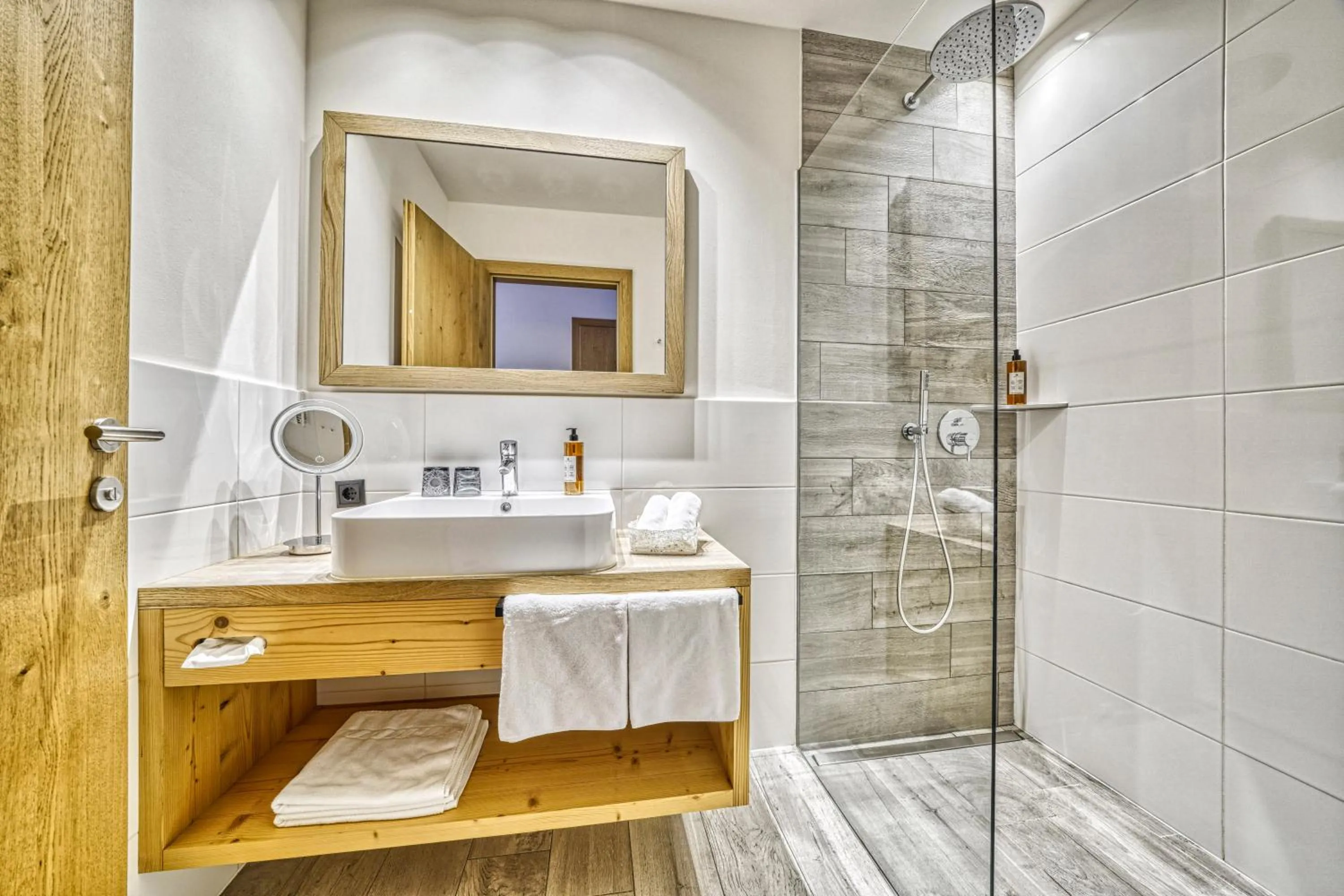 Shower in Hotel Pustertalerhof