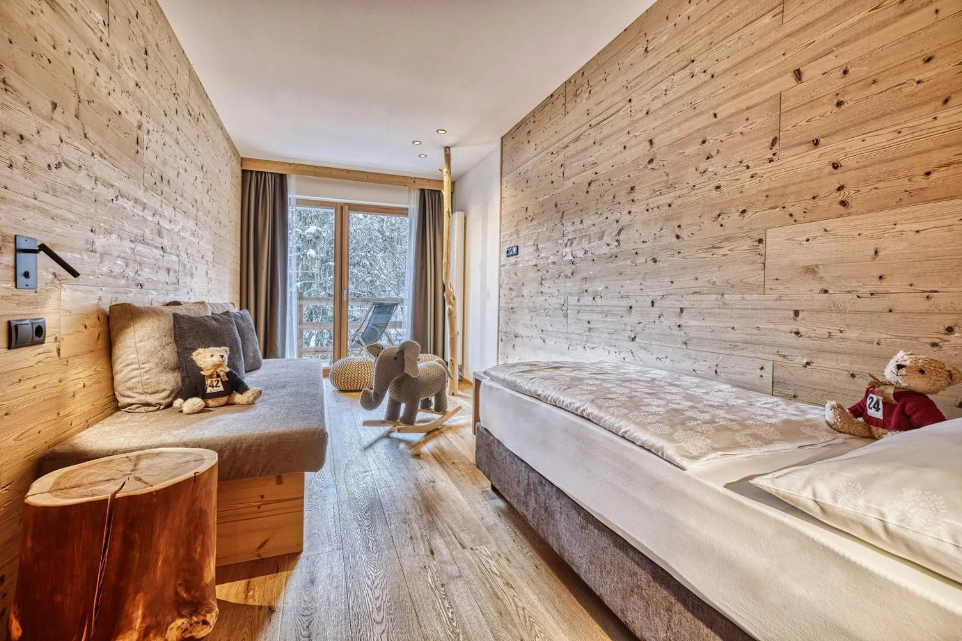 Decorative detail, Bed in Hotel Pustertalerhof