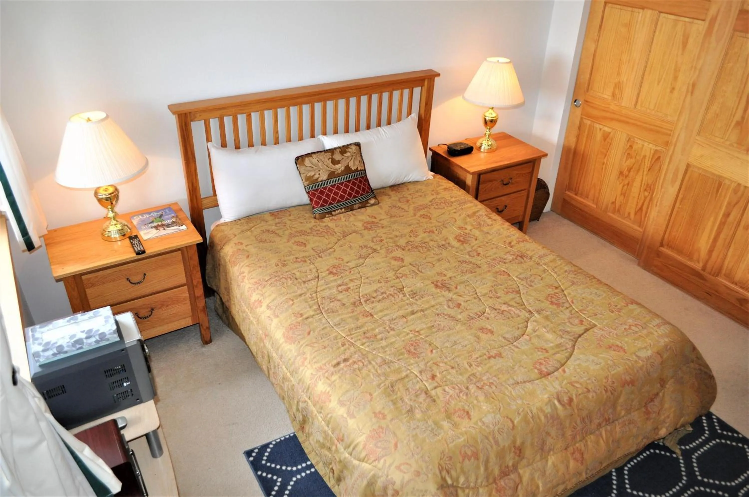 Bed in Forest Park 3 bed 4 Bath Twnhm HTJM