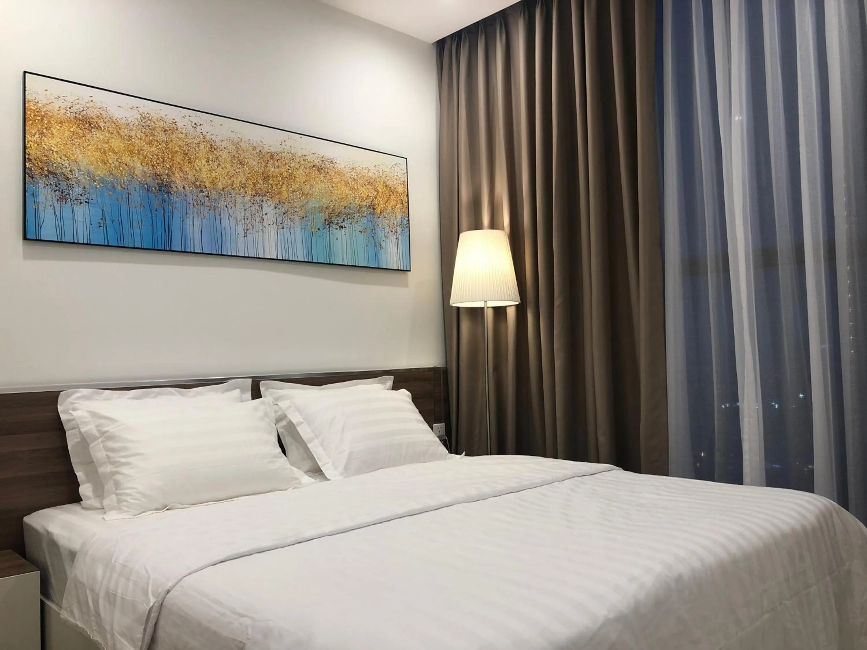 Bedroom, Bed in Luxury Condotel 2BR Vinhomes Skylake Keangnam - Netflix free