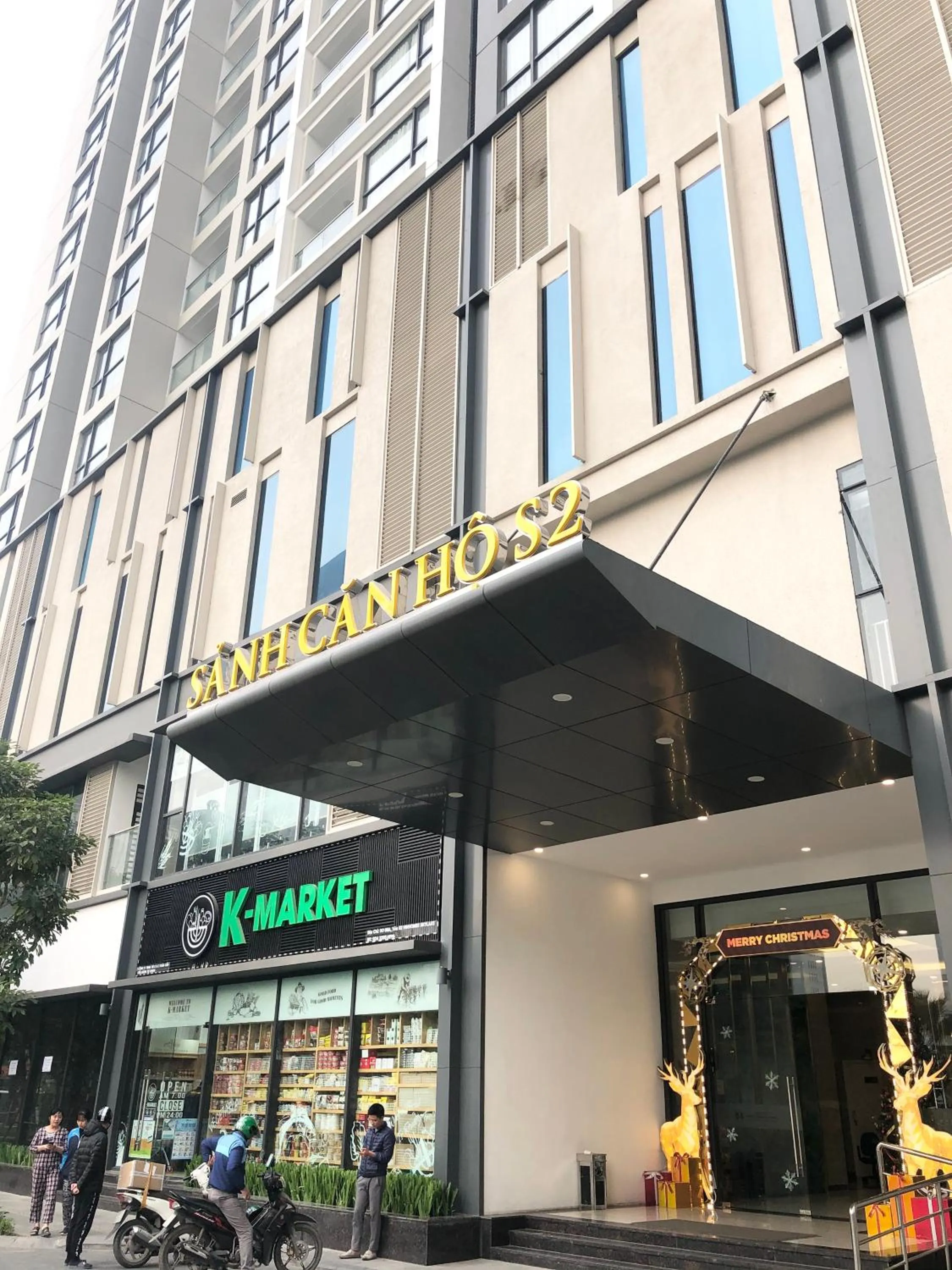 Facade/entrance in Luxury Condotel 2BR Vinhomes Skylake Keangnam - Netflix free