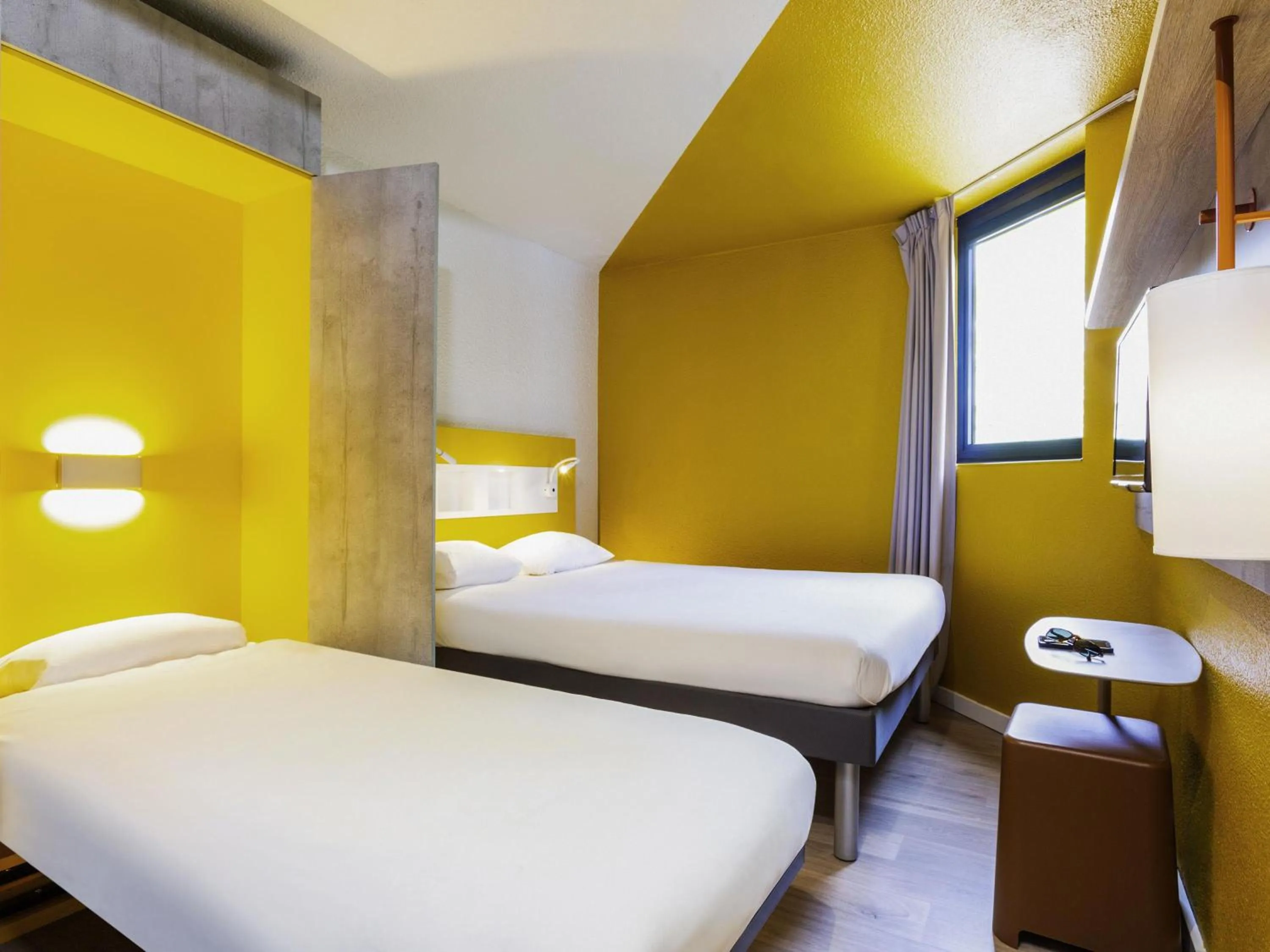 Bedroom, Bed in ibis budget Marne La Vallée Noisy Le Grand