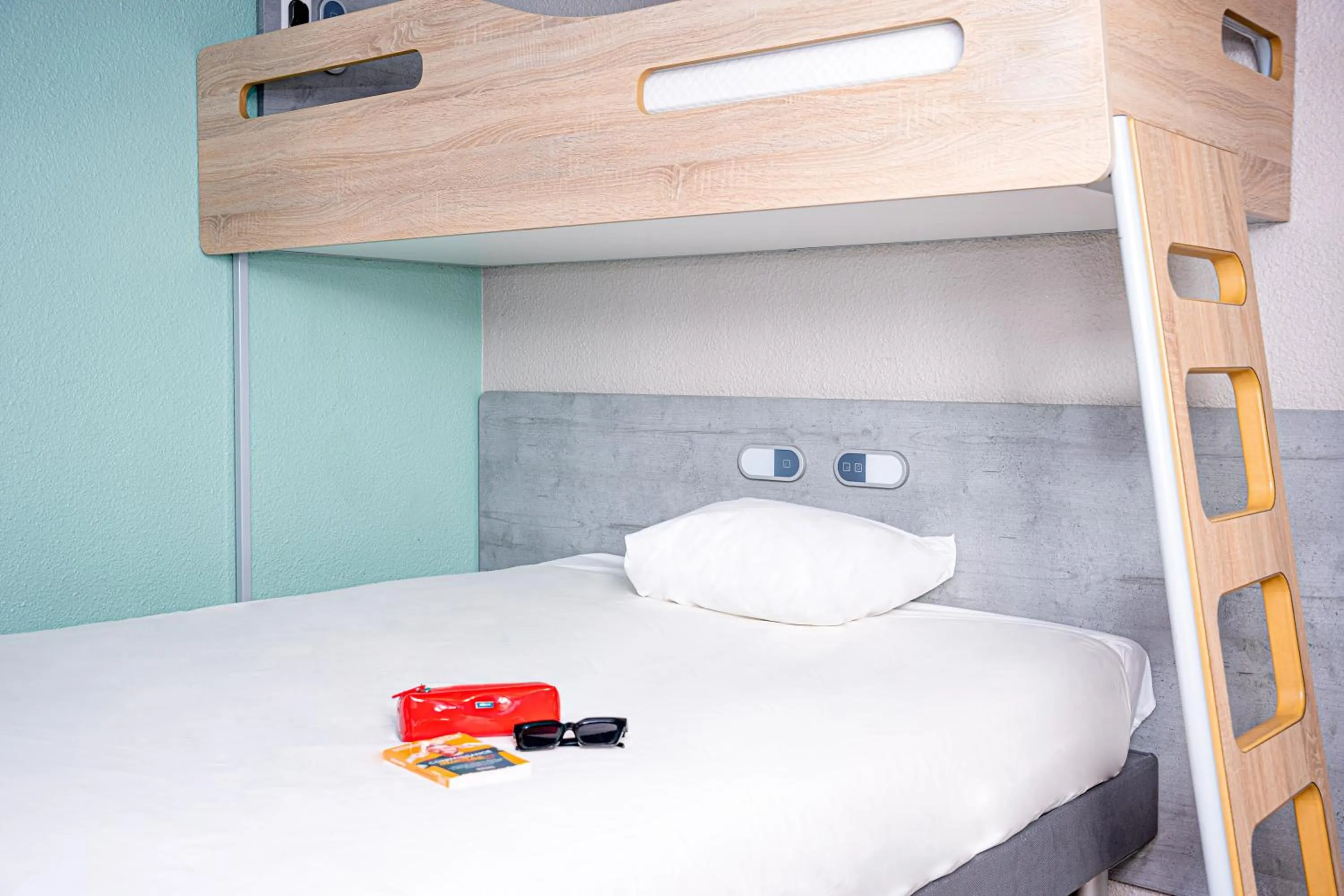 Bedroom, Bed in ibis budget Marne La Vallée Noisy Le Grand